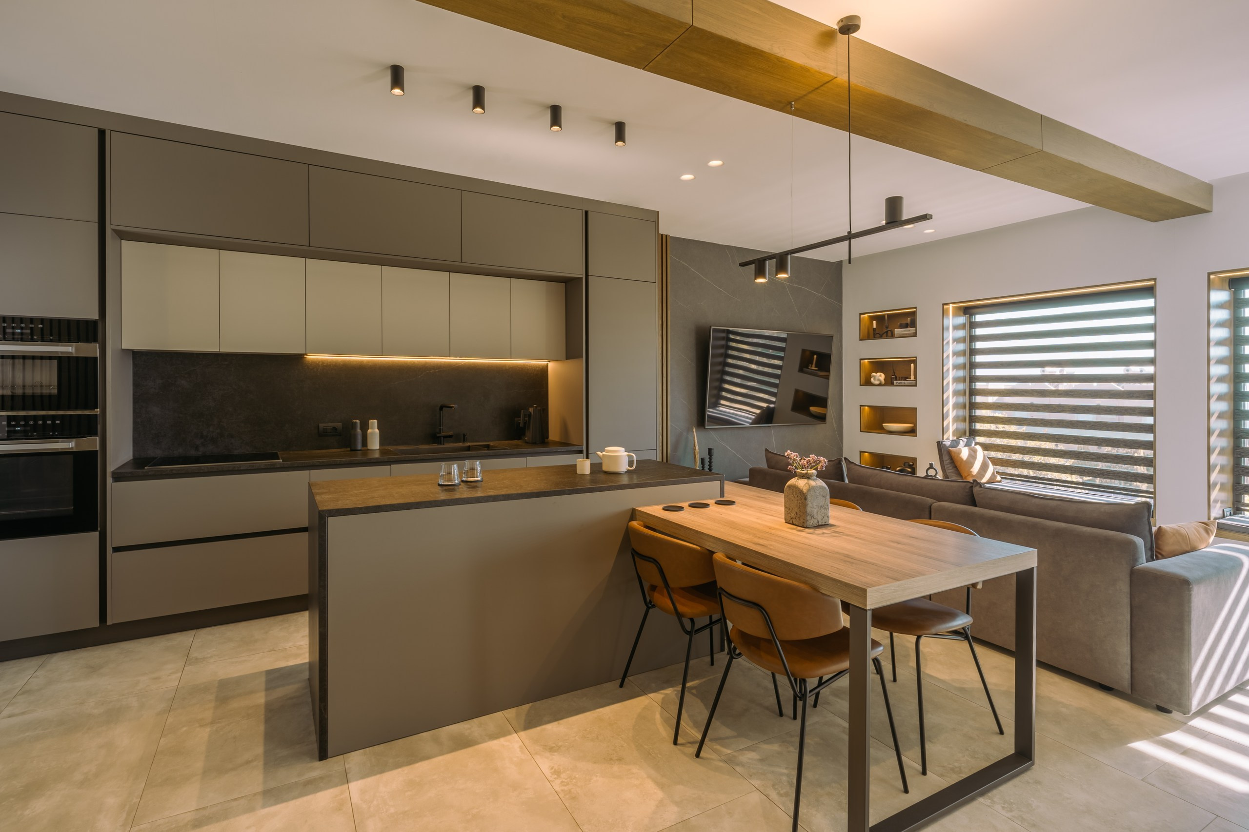 Idomenea Interior. Photo & Videos