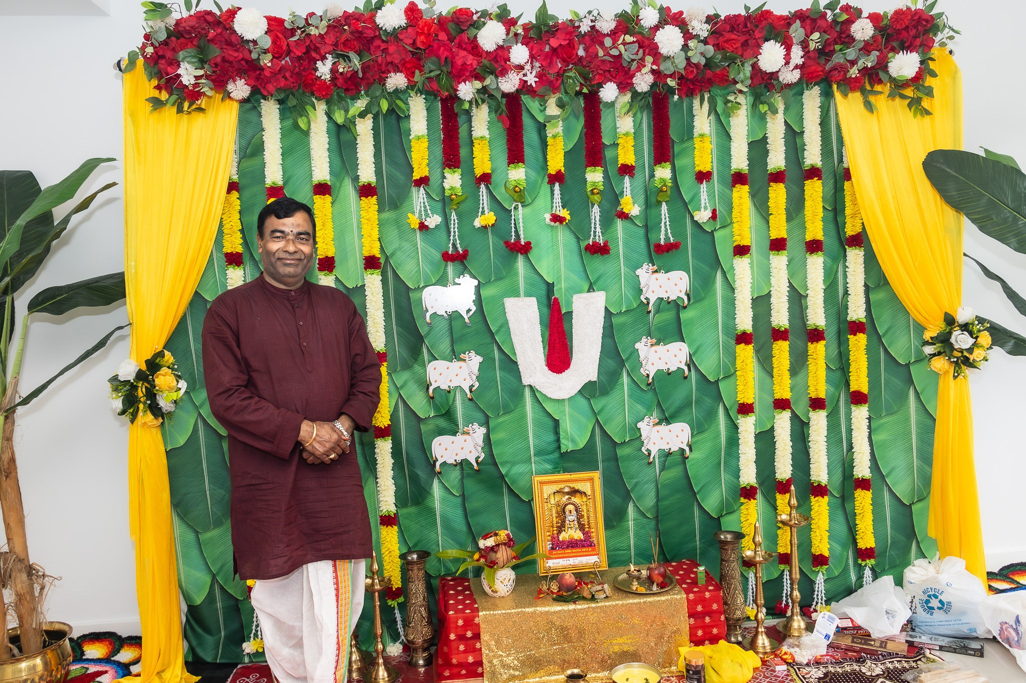 Mitesh & Asmita’s Housewarming. MHCreative is family-oriented photographer based in SYDNEY