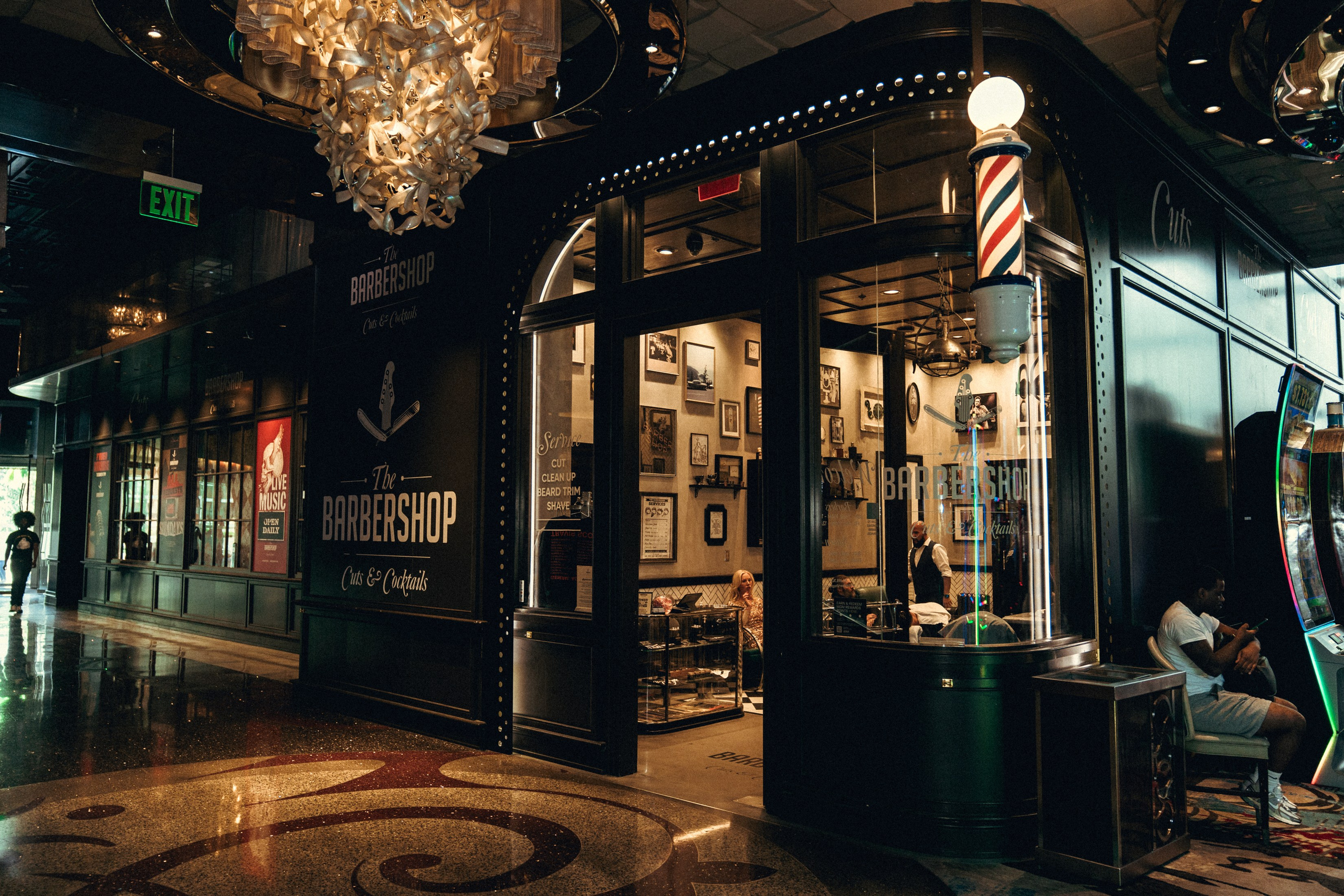 Christina’s bachelor party. Wedding & elopement photographer Viktoriya Kravtsov. Las Vegas