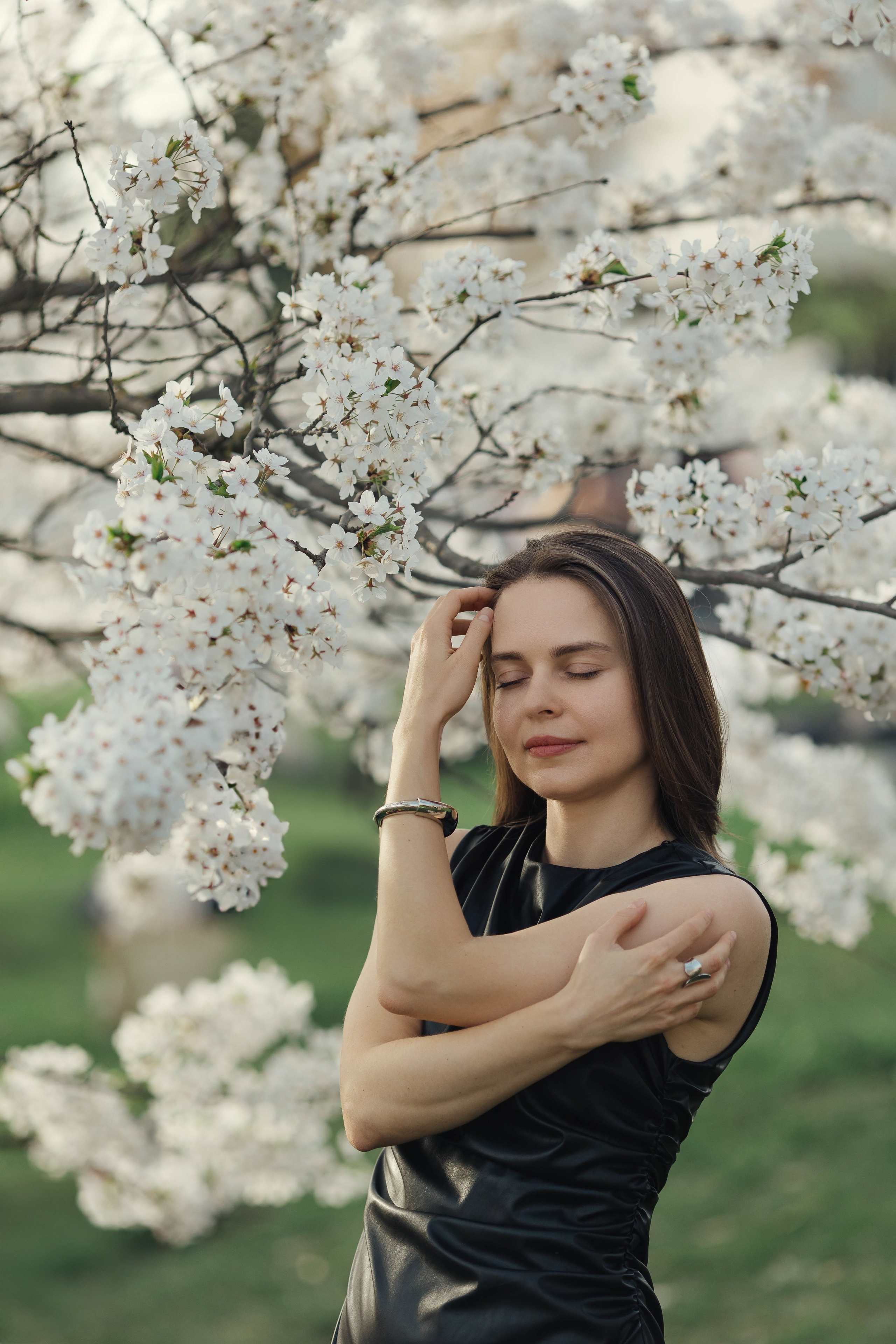 Прогулка Ольги в сакуре. Family photographer in Vilnuis Svetlana Naumova