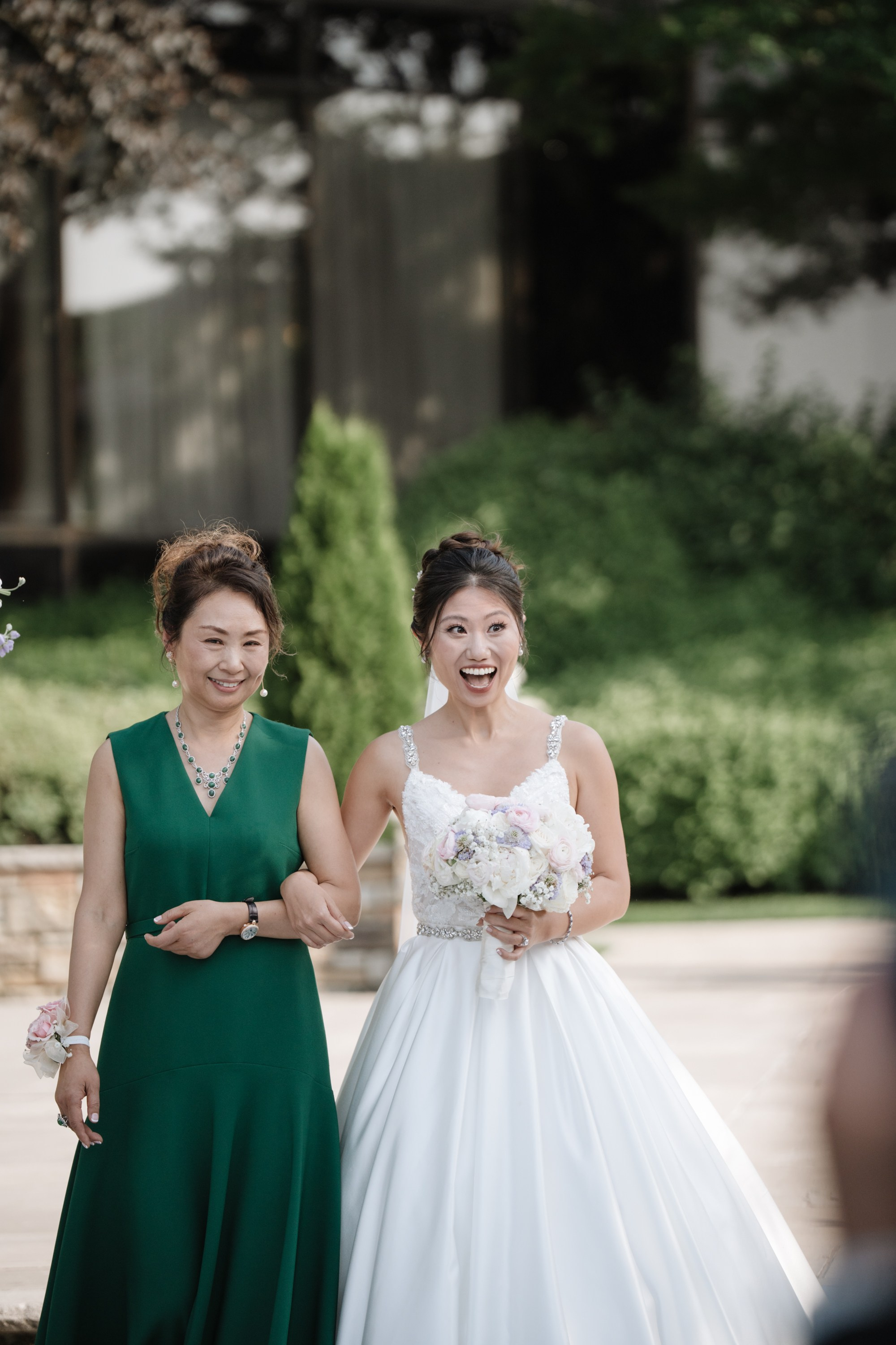 A stunning wedding with Asian style. Portrait and wedding photographer in New York