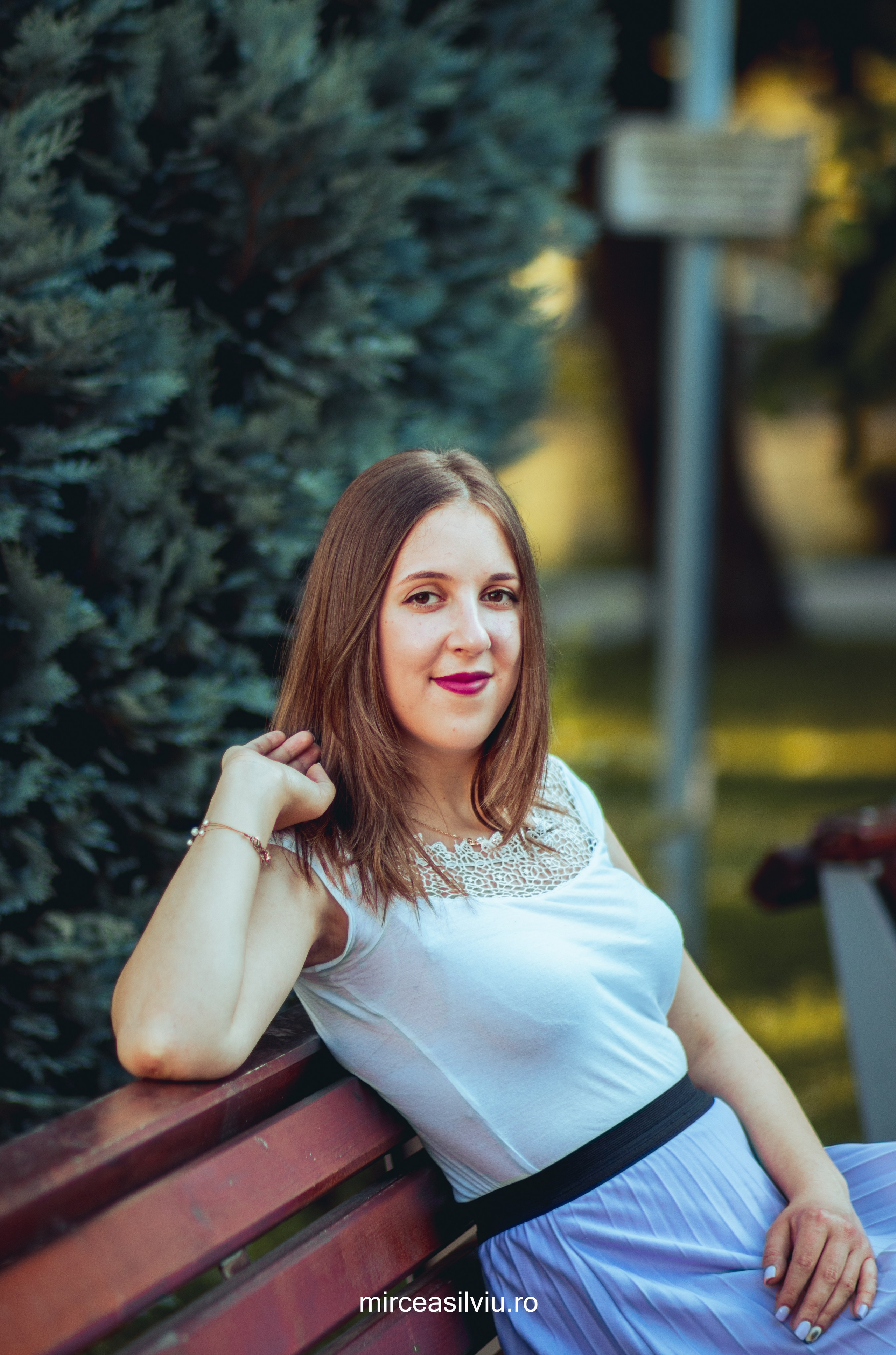 Cristina. Fotograf de portrete și evenimente din Cluj-Napoca. Ședințe foto individuale, nunți, botezuri și aniversări în Cluj și județul Cluj