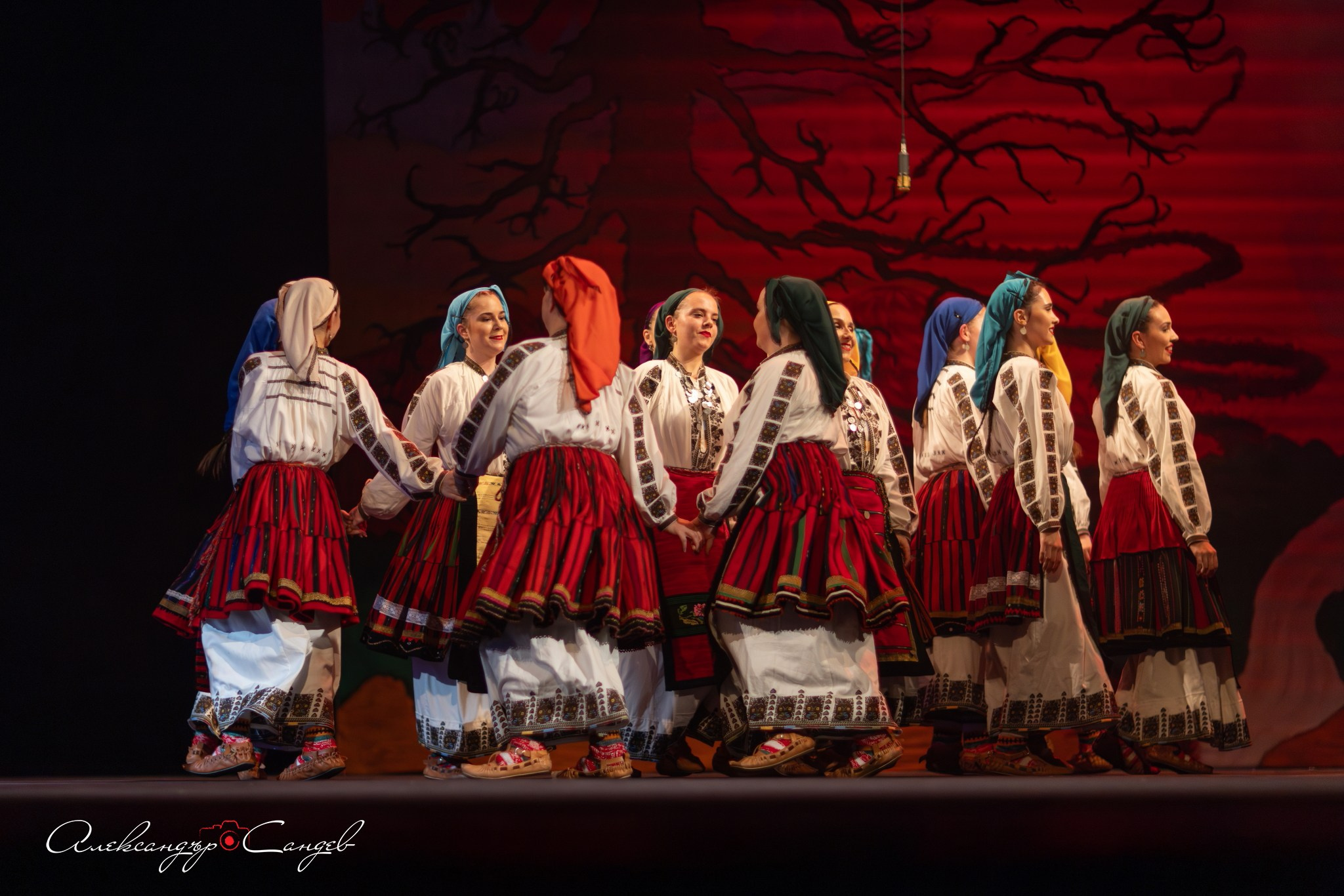 „Змейова сватба“, спектакъл на представителен ансамбъл „Шевица“ - 28.03.2026 -. Александър Сандев - website