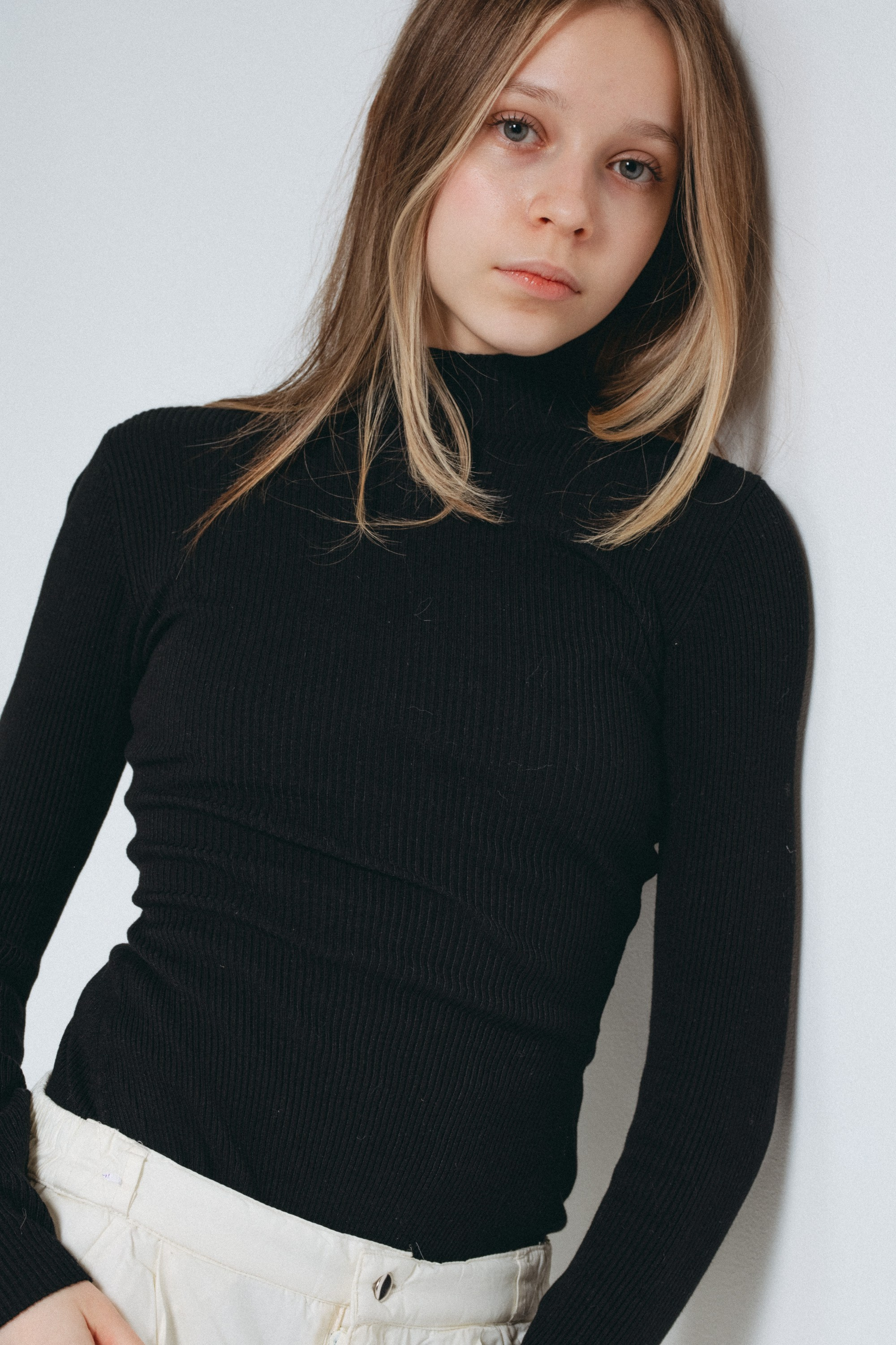 Mallikuvaus ● Lisa. Valokuvaaja Lahti, Helsinki Elena Salonen