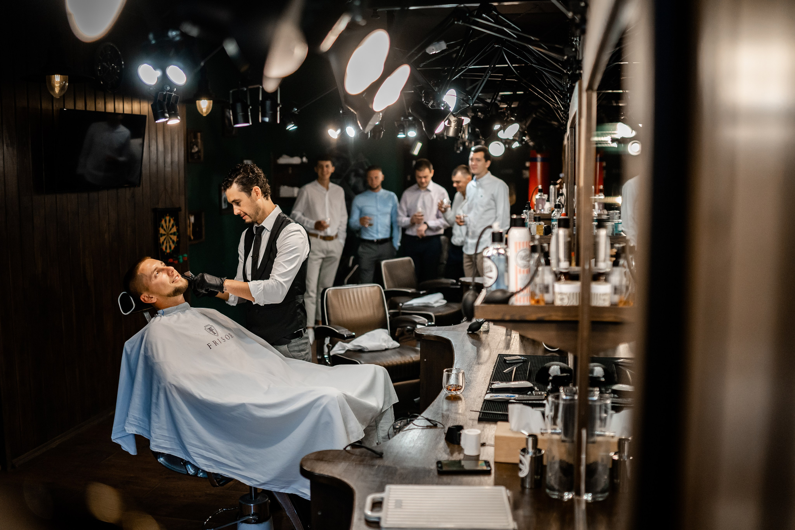 DER SCHÖNSTE HOCHZEITSTAG. Hochzeits- und Reportagefotograf für München, Regensburg, Deutschland RED LINE Media