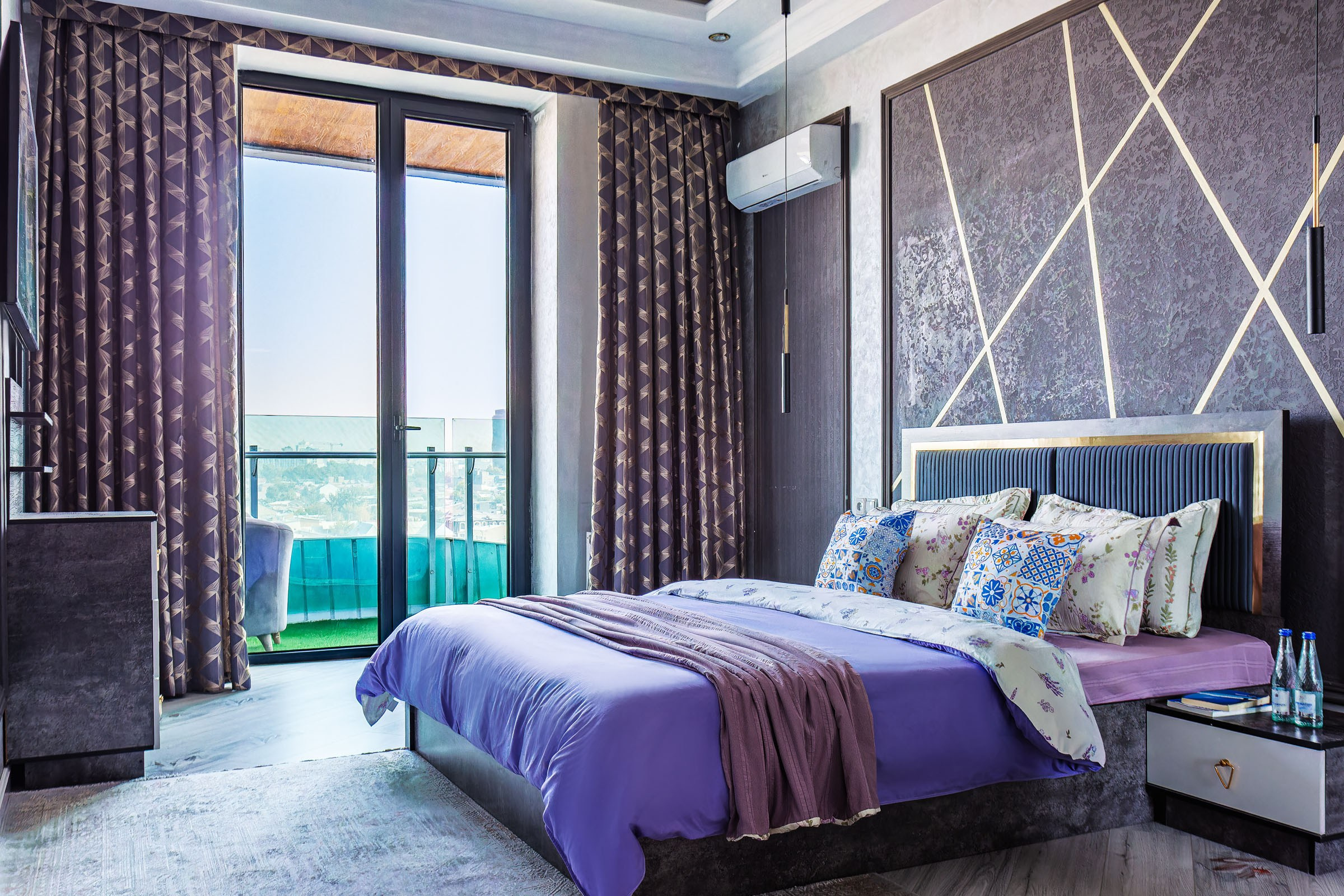 Архитектурная и интерьерная съёмка в Ташкенте — фасад и холл отеля.