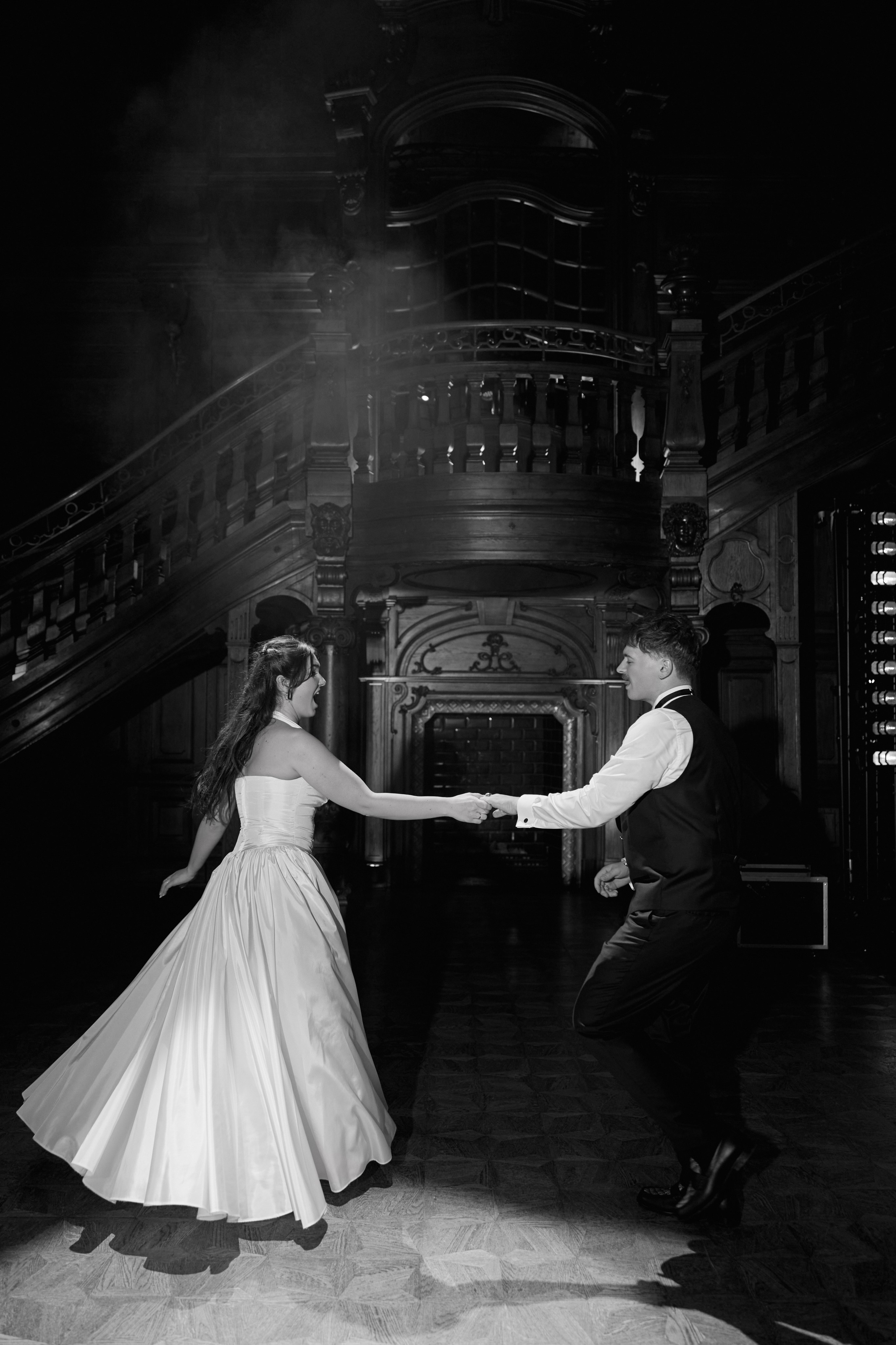 Wiktoria & Kacper. Pałac Goetz. Fotograf ślubny i rodzinny w Krakowie Yana Klymova