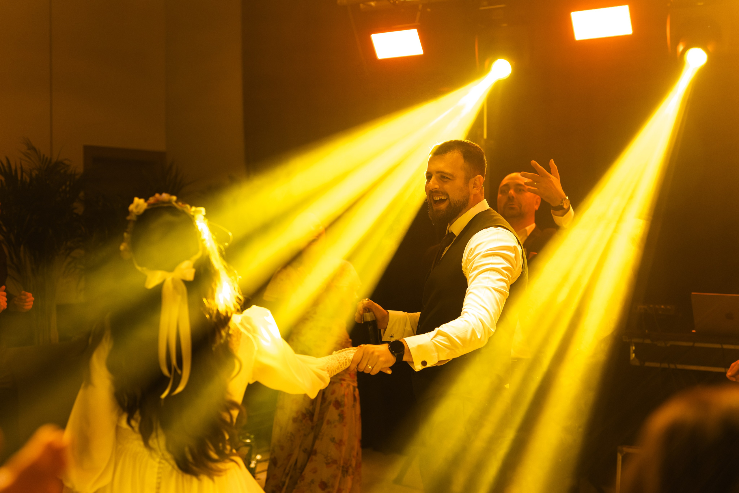 Flori & Cosmin. Main