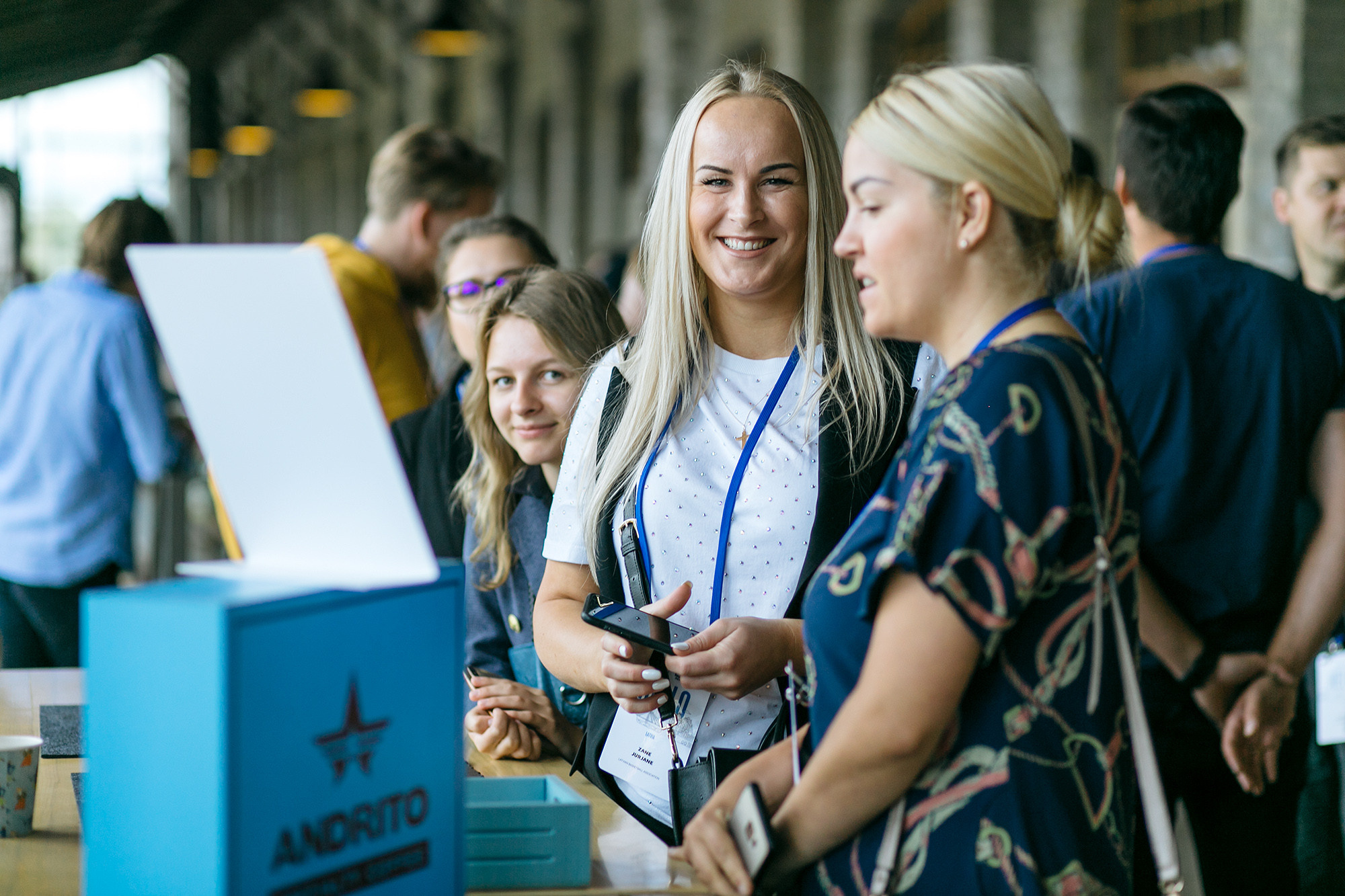Semināri un Konferences. Profesionāla korporatīvo pasākumu fotografēšana