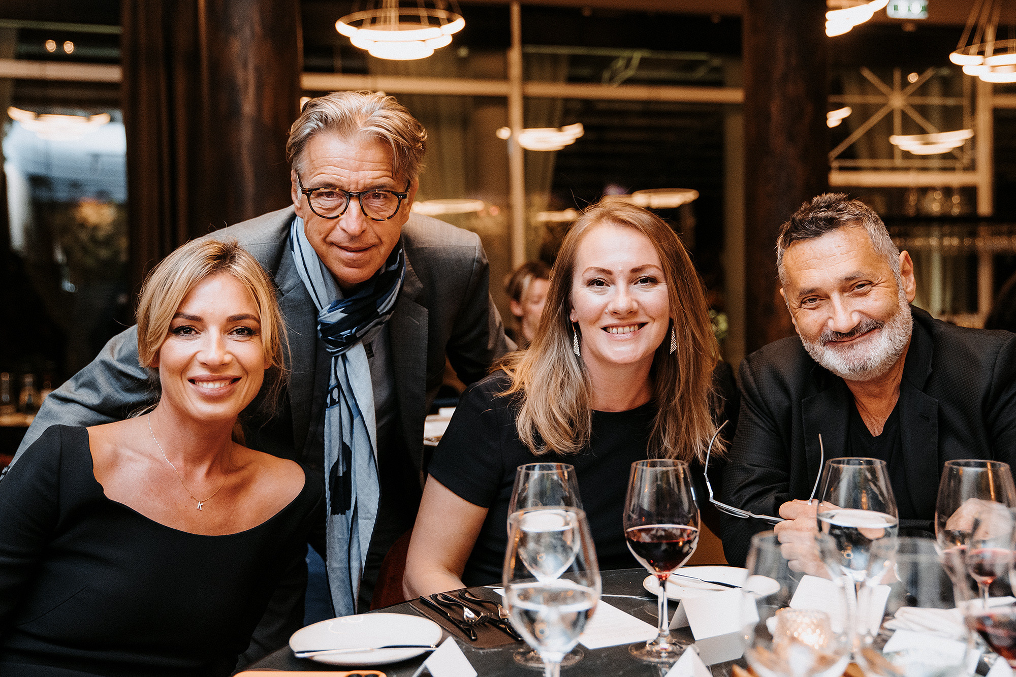 Korporatīvās Ballītes un Pasākumi. Profesionāla korporatīvo pasākumu fotografēšana