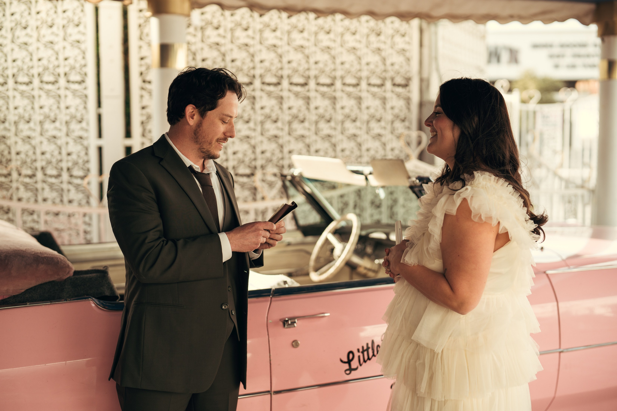 Grace&Jesse. Wedding & elopement photographer Viktoriya Kravtsov. Las Vegas