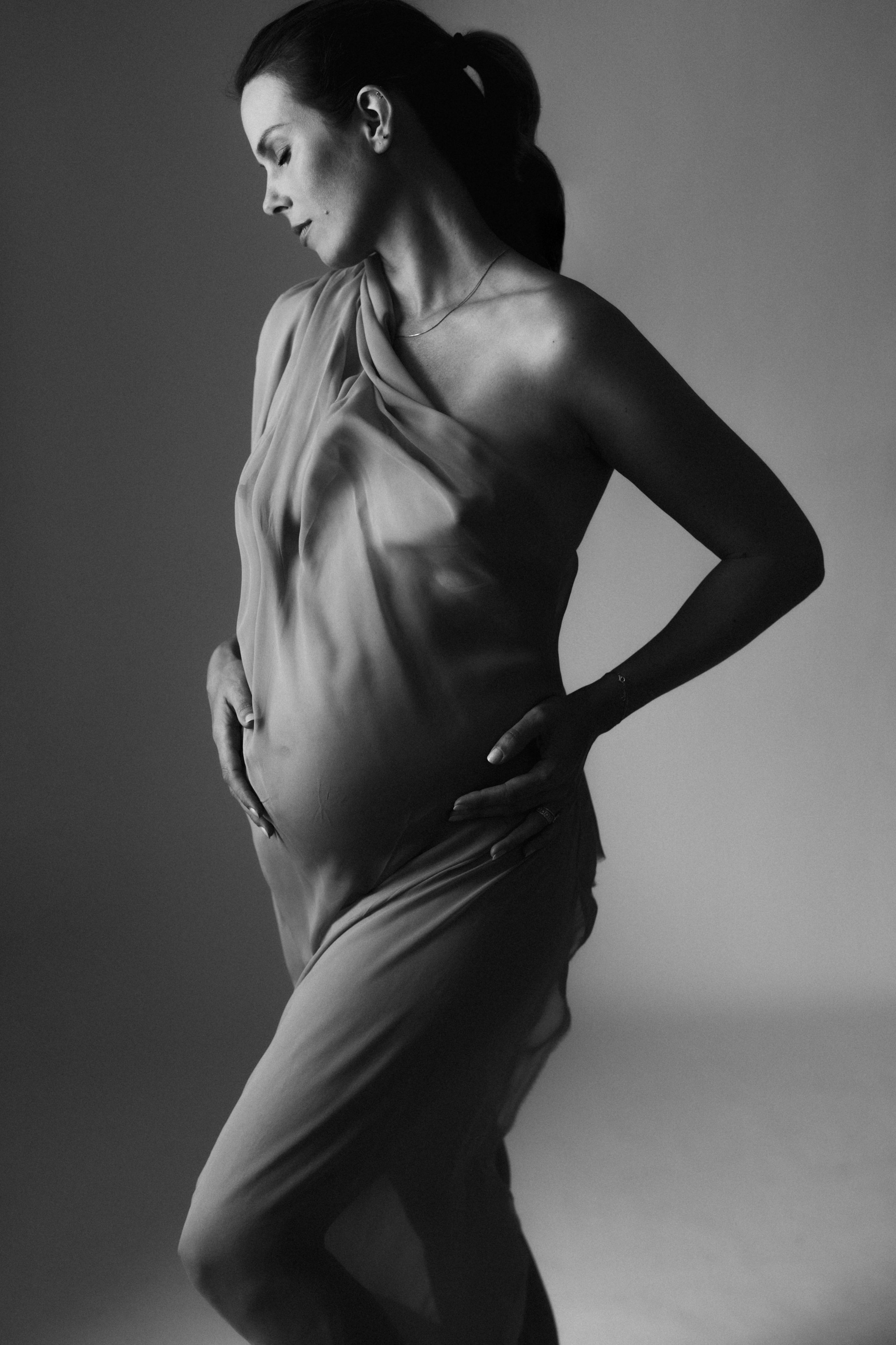 Kathleen. Modern maternity photographer in Long Island New York