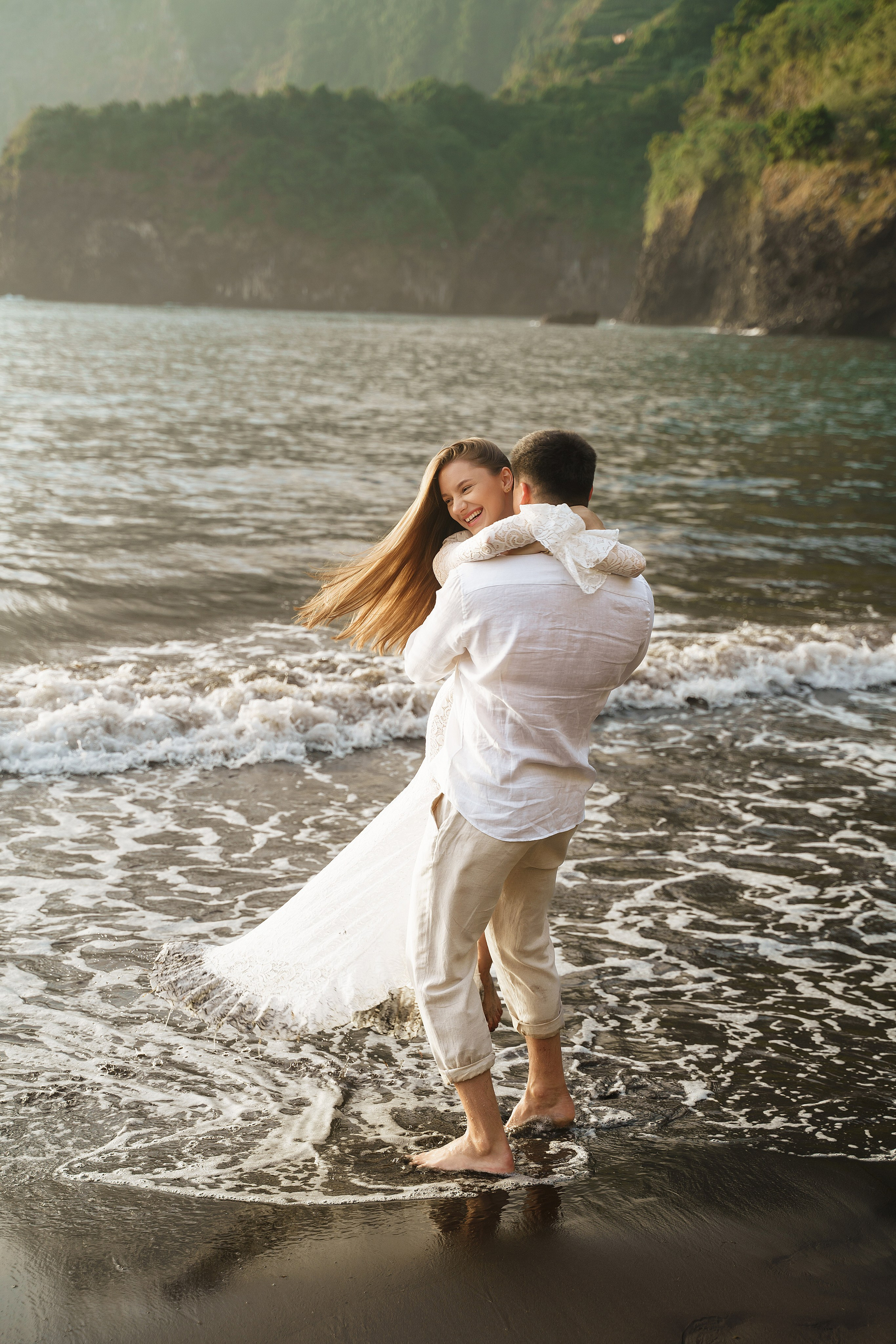 Romantic Beach Proposal in Madeira | Proposal Photoshoot. Your photographer in Madeira