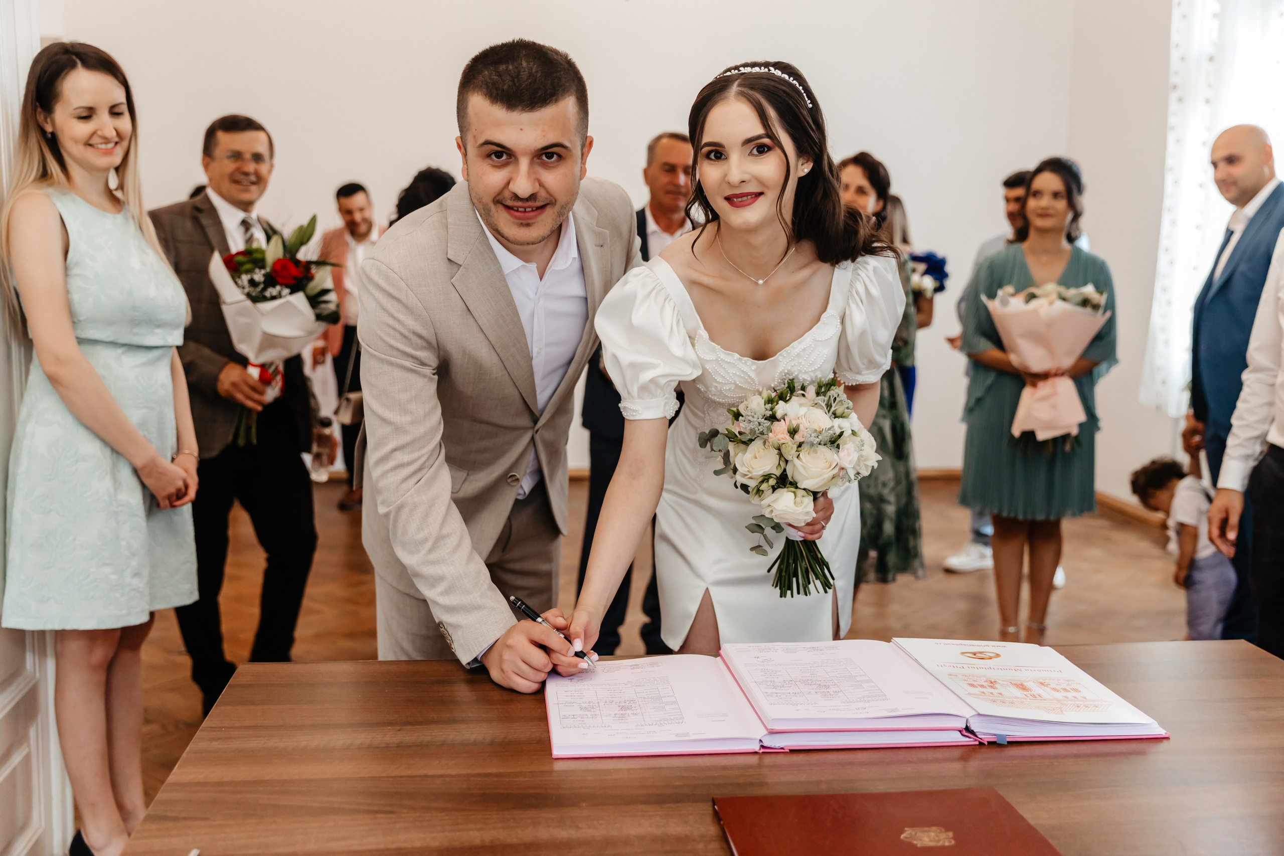 Ramona & Marius - Civil Wedding - Pitești. Fotograf Profesionist Pitesti-Bucuresti| Mircea Seinea