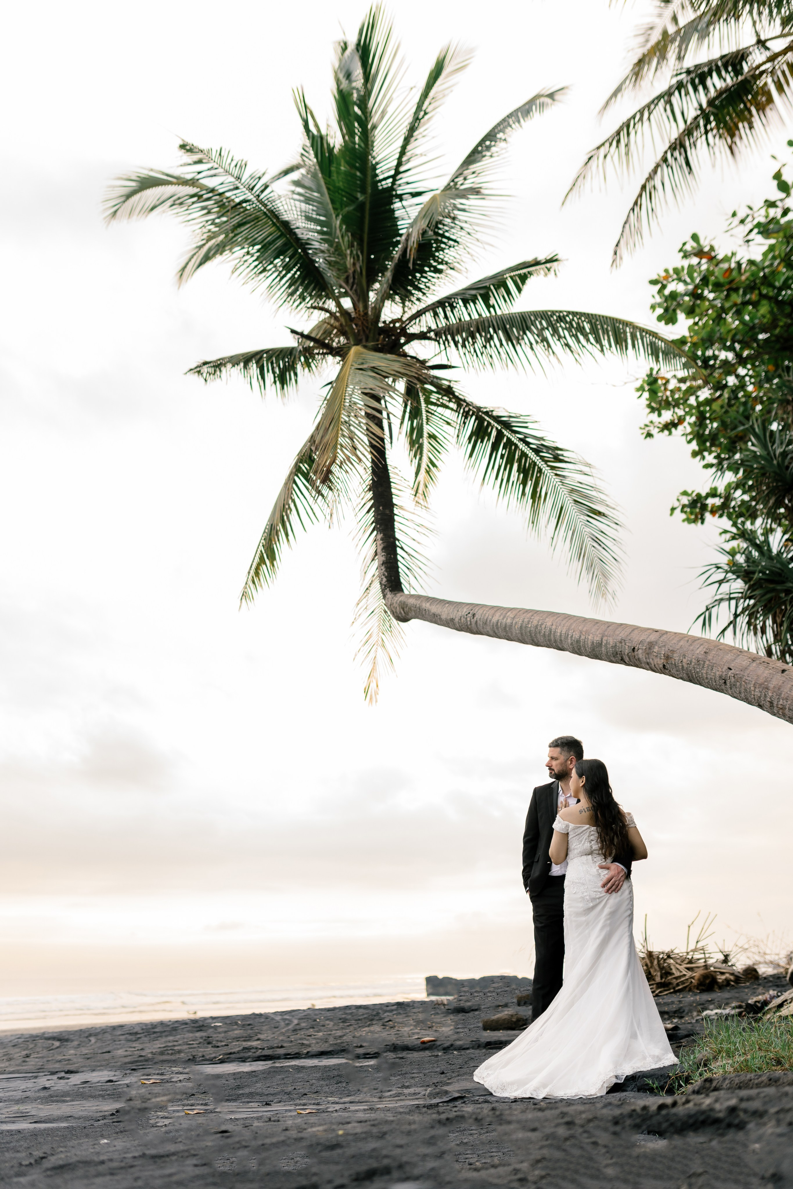 Honeymoon Photoshoot in Bali. Female Photographer in Bali