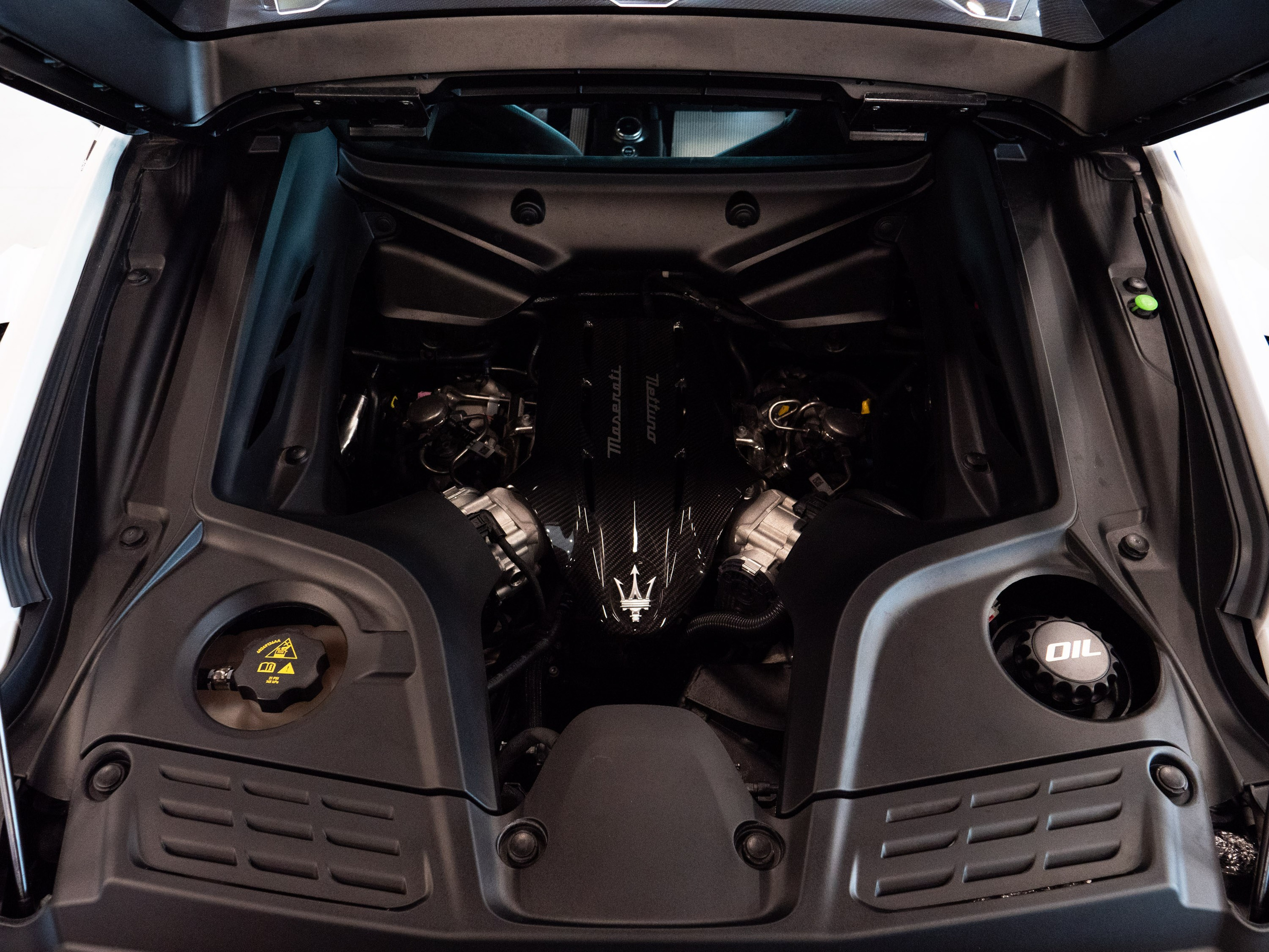 Maserati MC20. Dimitri Ilkov Photography — Capturing Life’s Moments in Edmonton, Cana