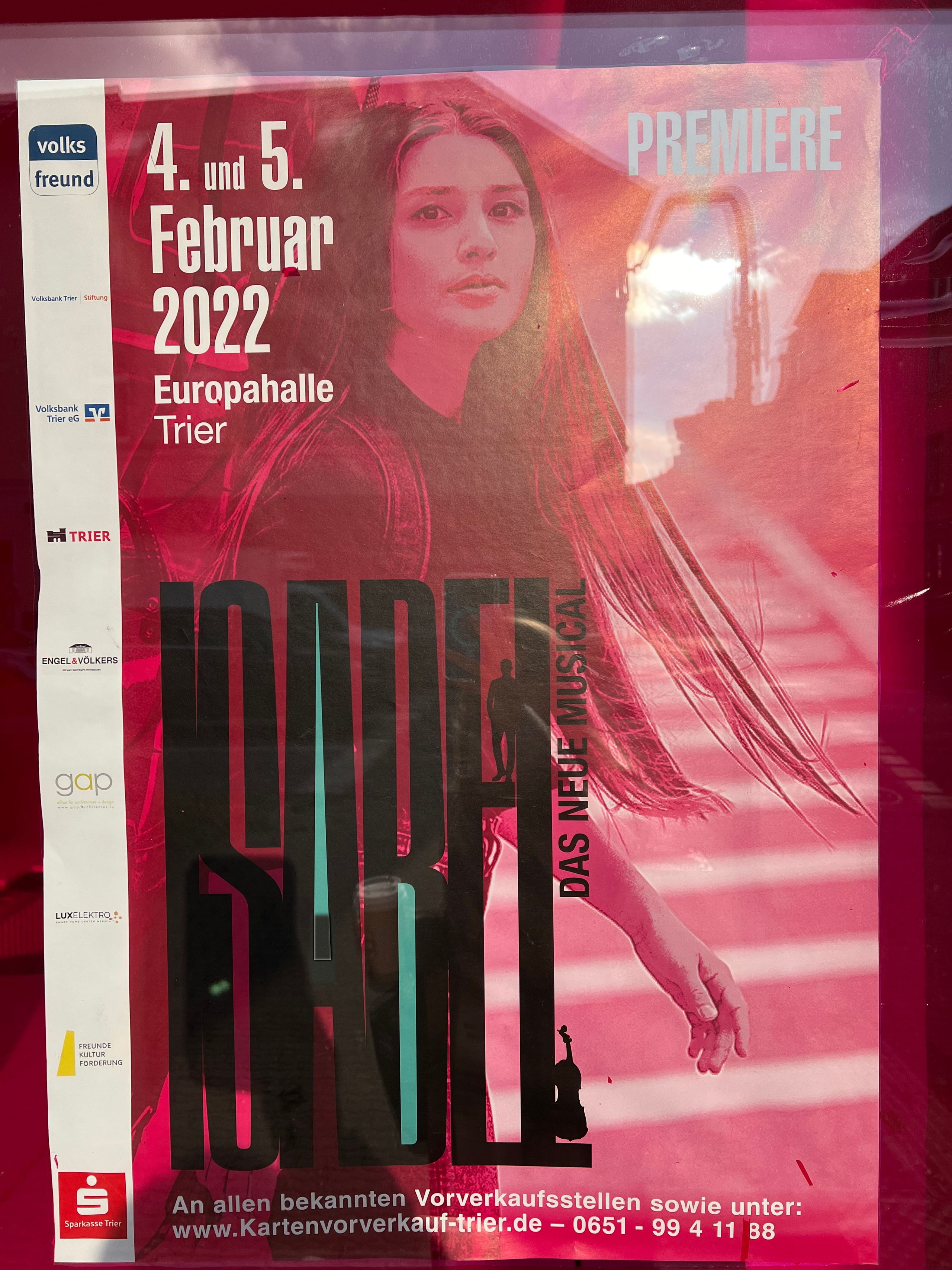 Isabel Musical. Olga Tenigina Environmental Fine Art Portrait Photographer | Geneva, Switzerland