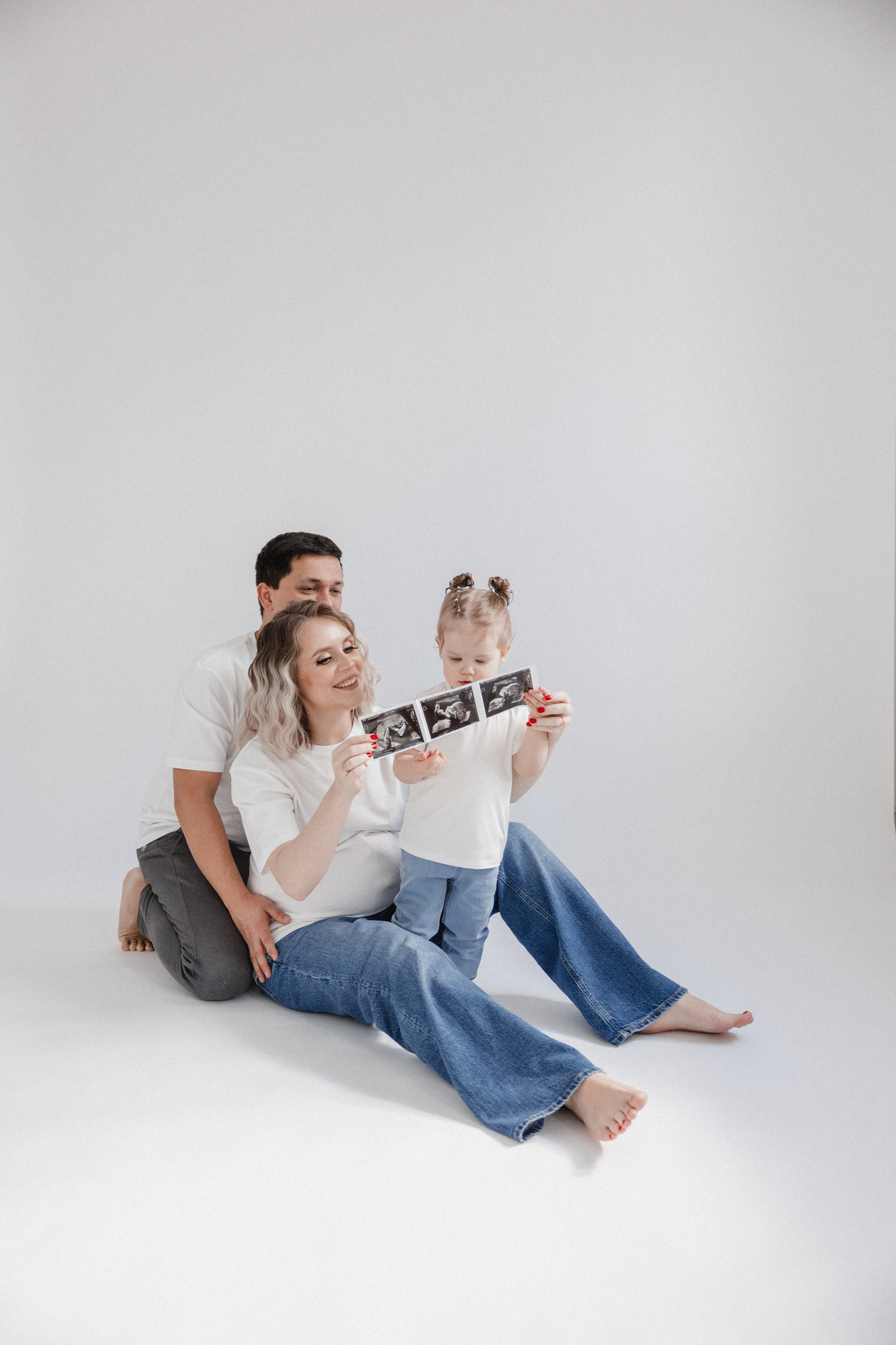 Babybauch Shooting im Fotostudio | Schwangerschaftsfotos in Bochum. Hochzeitsfotografin Bochum | Halyna Reiche Fotografie NRW