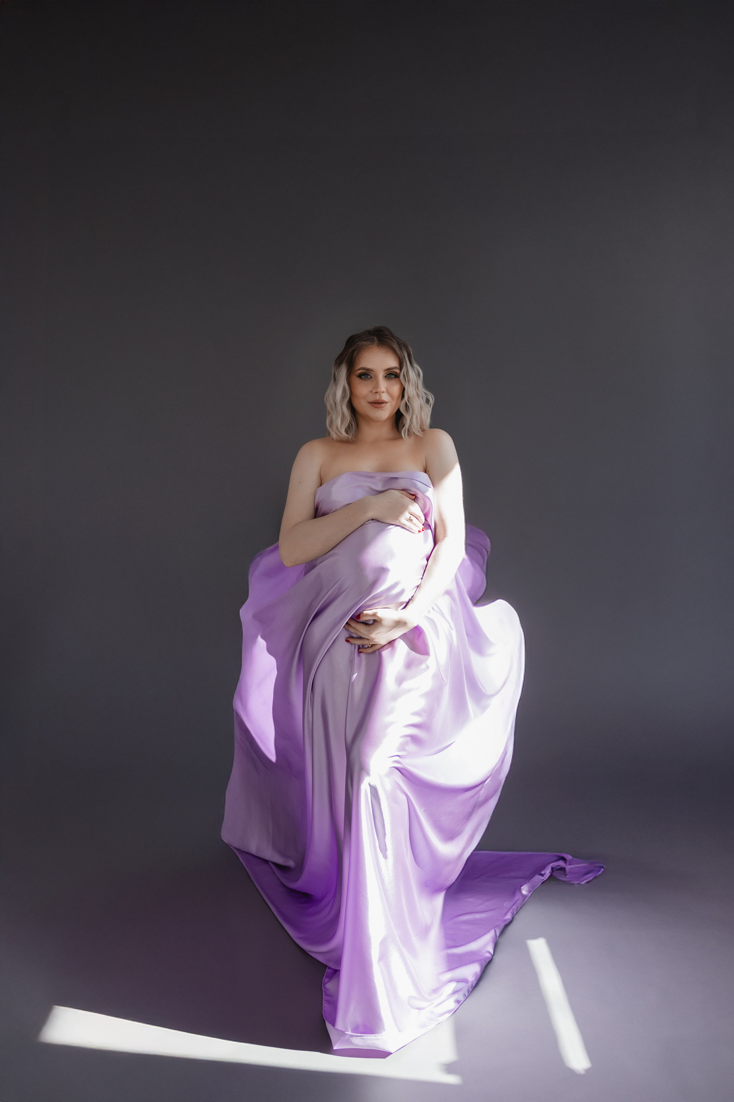 Babybauch Shooting im Fotostudio | Schwangerschaftsfotos in Bochum. Hochzeitsfotografin Bochum | Halyna Reiche Fotografie NRW