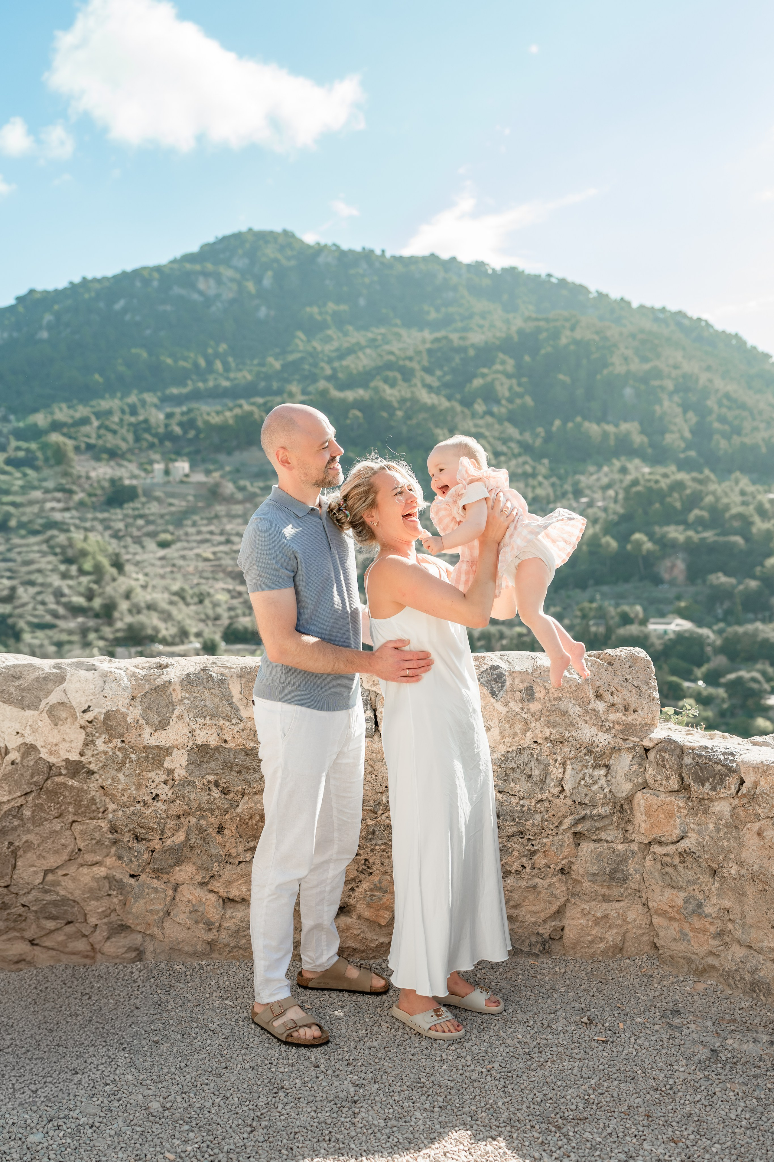 Love Story in Valdemossa. Deine Fotografin auf Mallorca für Familien und Business