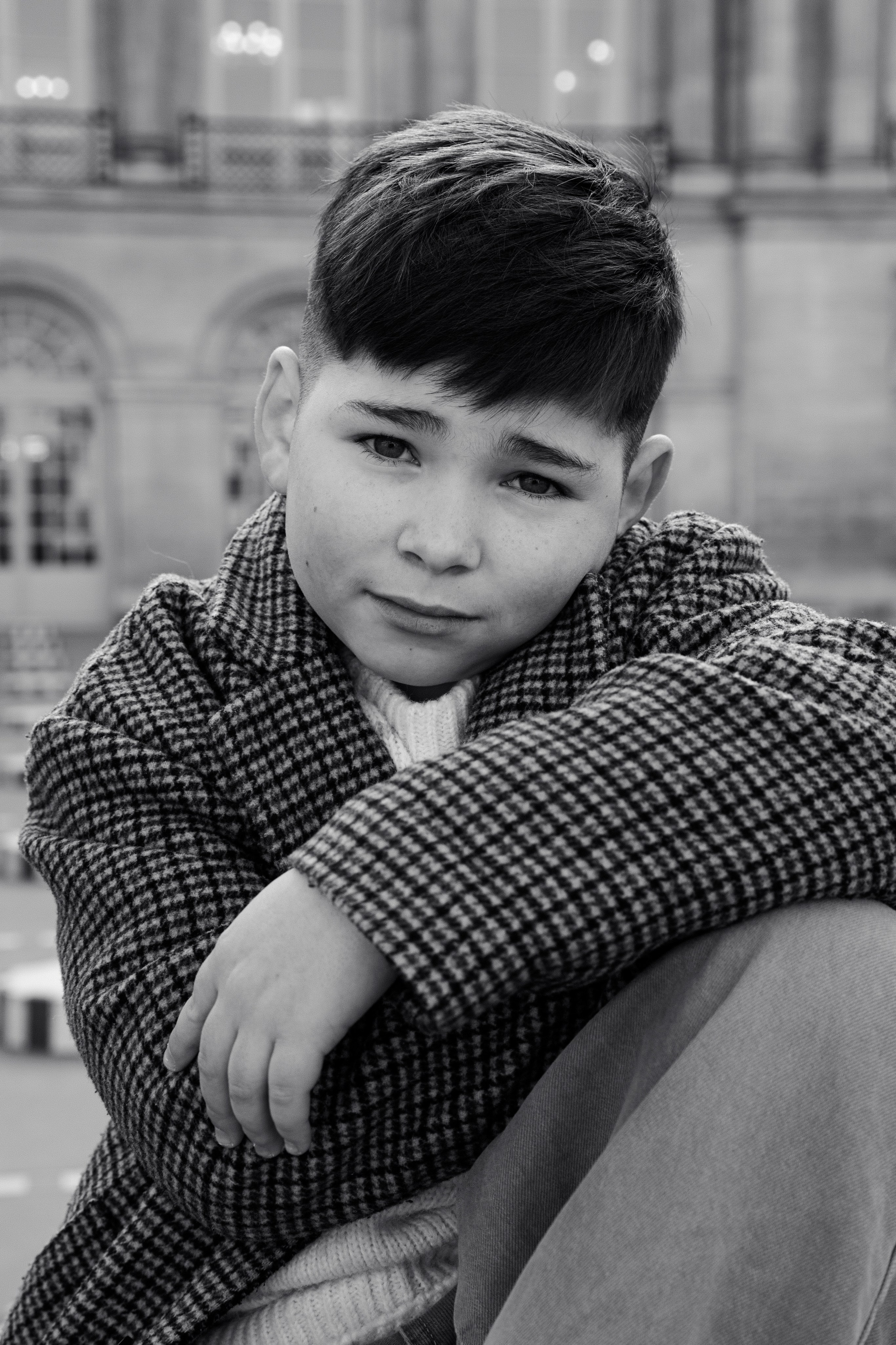 Big Family Photoshoot in Paris — Natural & Lifestyle Moments. Paris Wedding Photographer