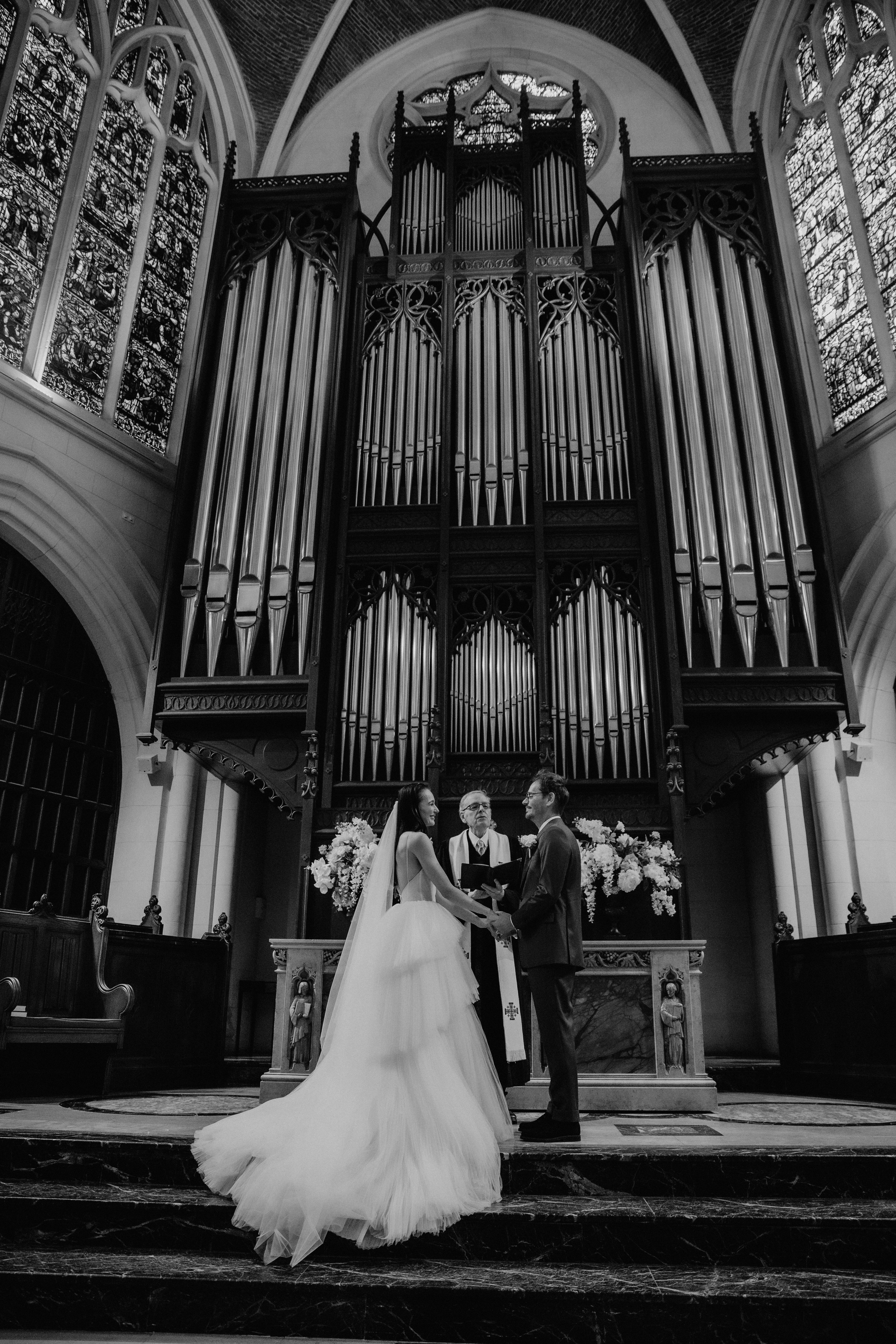Suzi & Alex | Paris Wedding with a Vintage Car. Paris Wedding Photographer