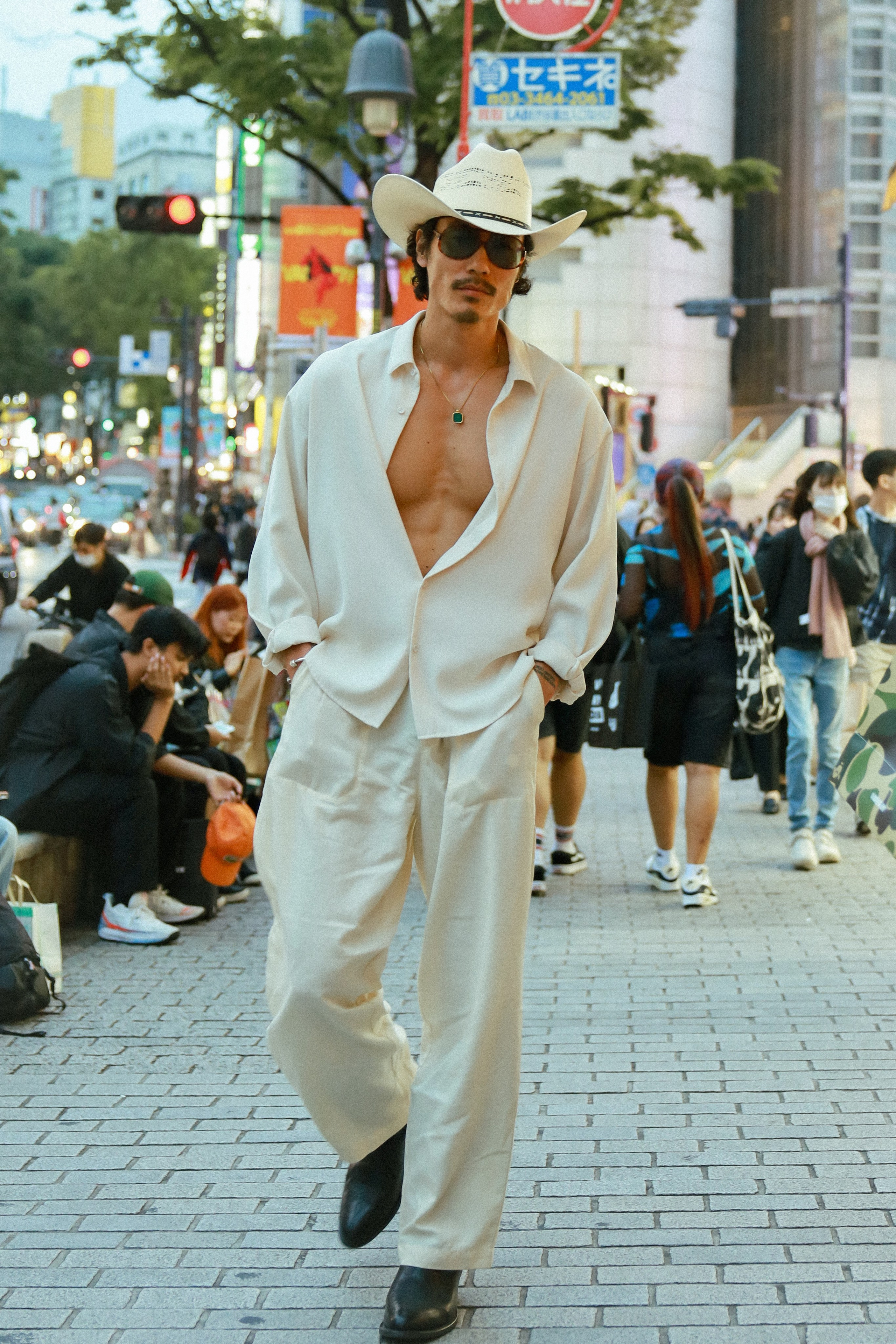 MR. SHOW TOKYO. Emiliia Kotruch PHOTOGRAPHER