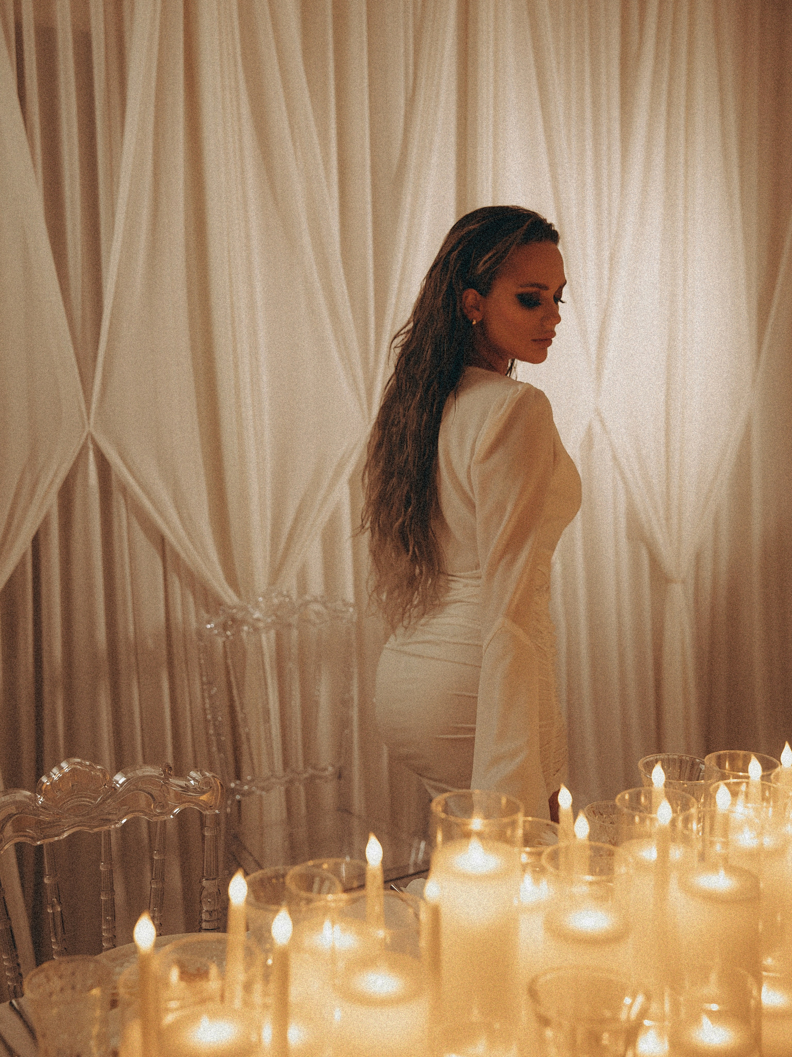 Шелк и свечи. Валерия Вартанова. Фотограф