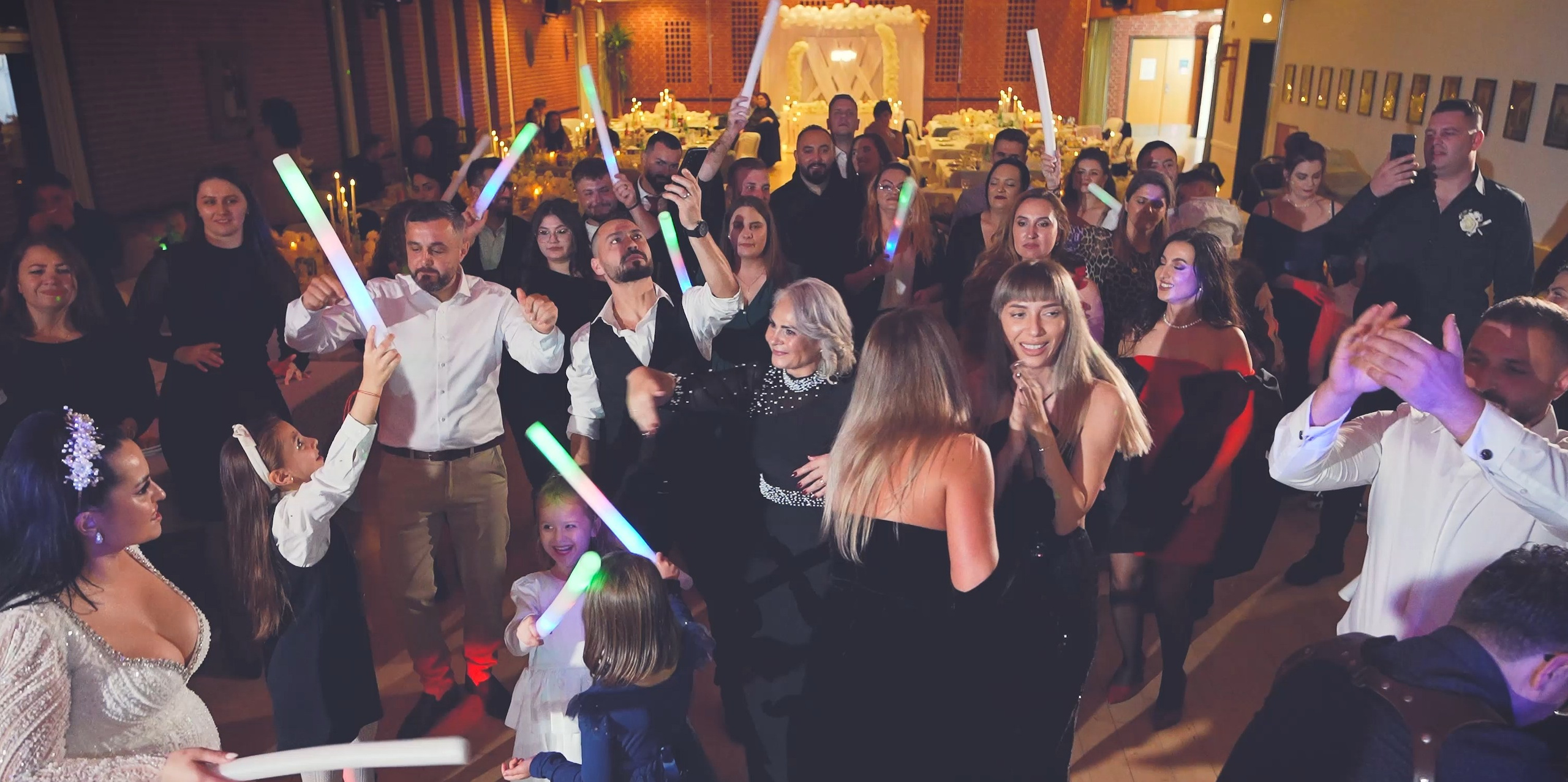 Videografie nunta si botez Danemarca Horsens, Odense – AlexEvents. AlexEvents Fotograf / Videograf de evenimente Danemarca DK Horsens, Arhus, Odense, Vejle.Nunta, botez, foto-studio