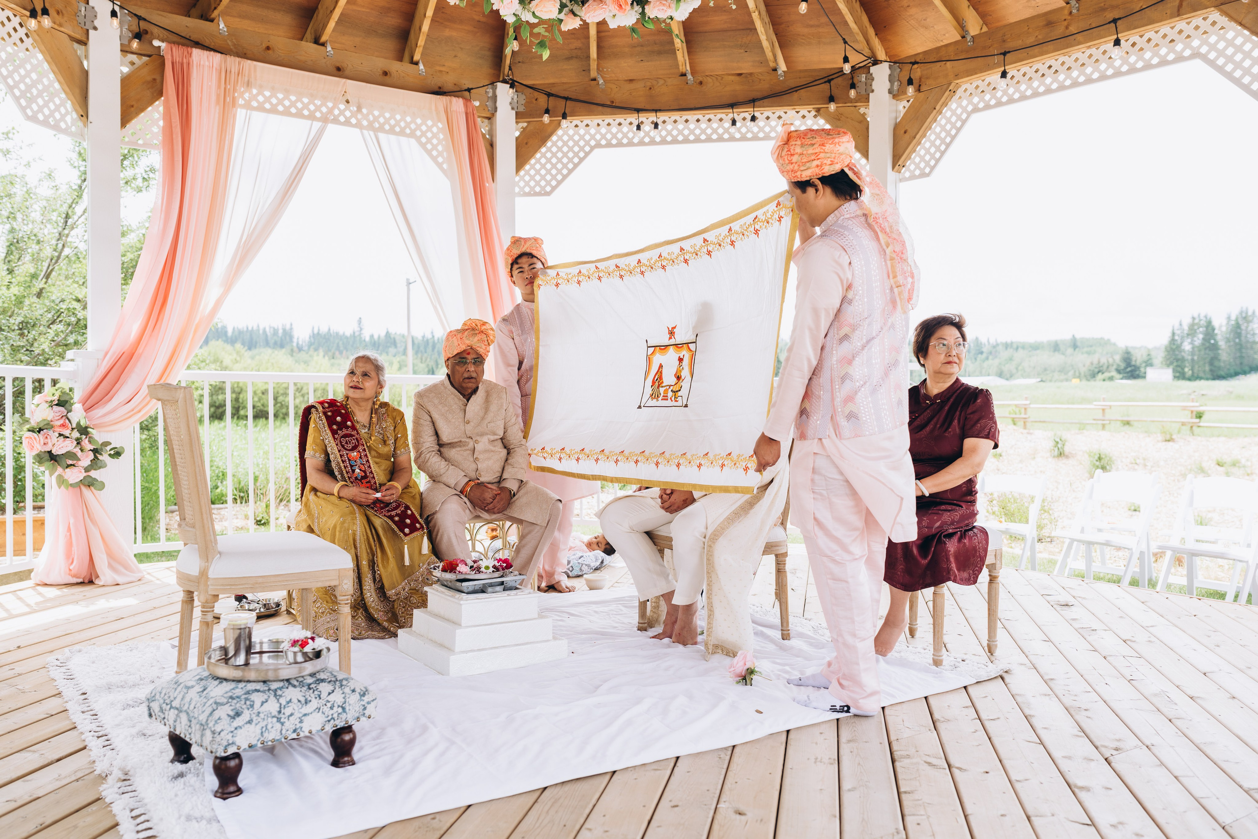 Jackie & Bindi. Calgary Wedding & Lifestyle Photographer — Yevhen Polishchuk