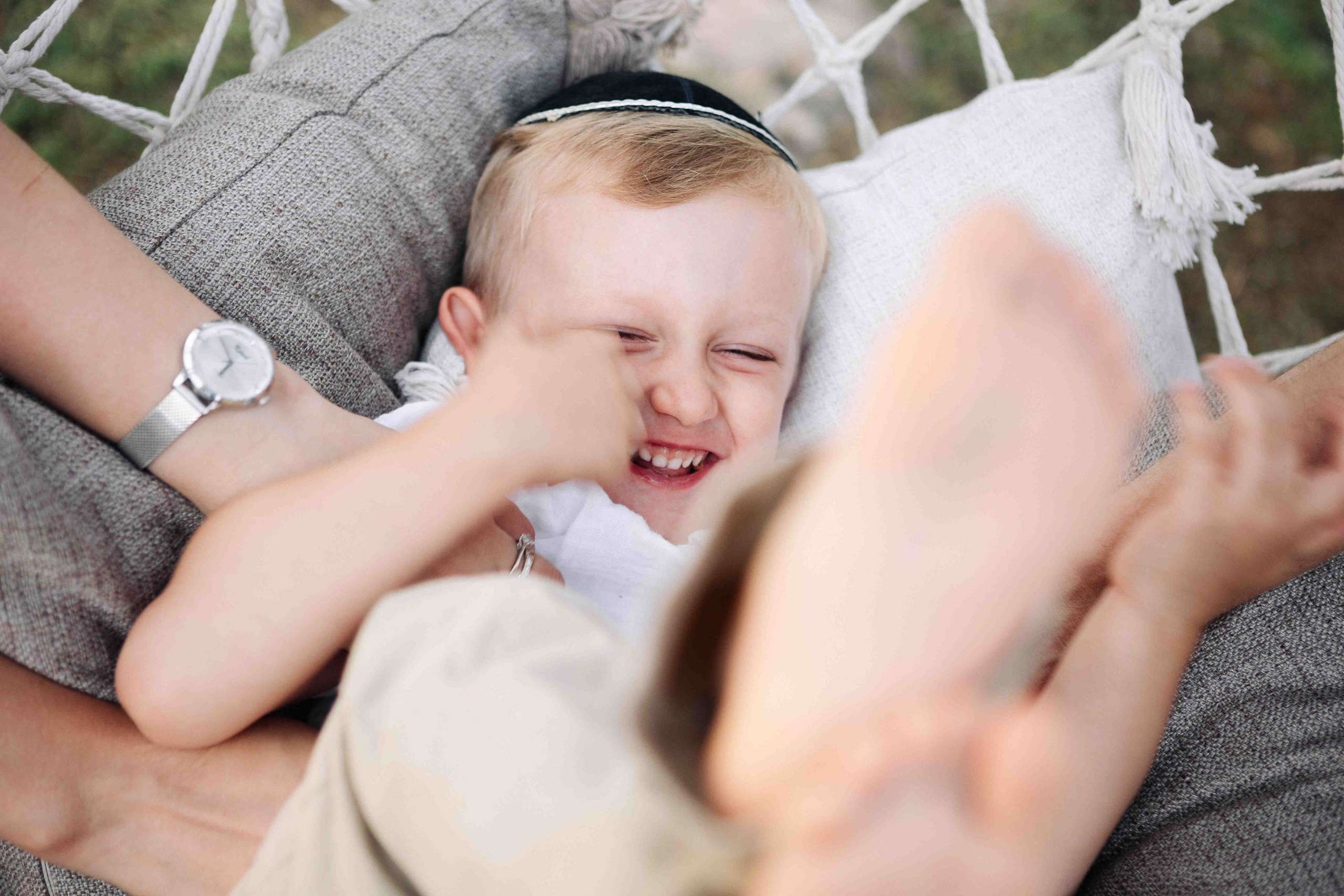 COZY PHOTO SESSION WITH A SWING. Https://shi-photo.com/