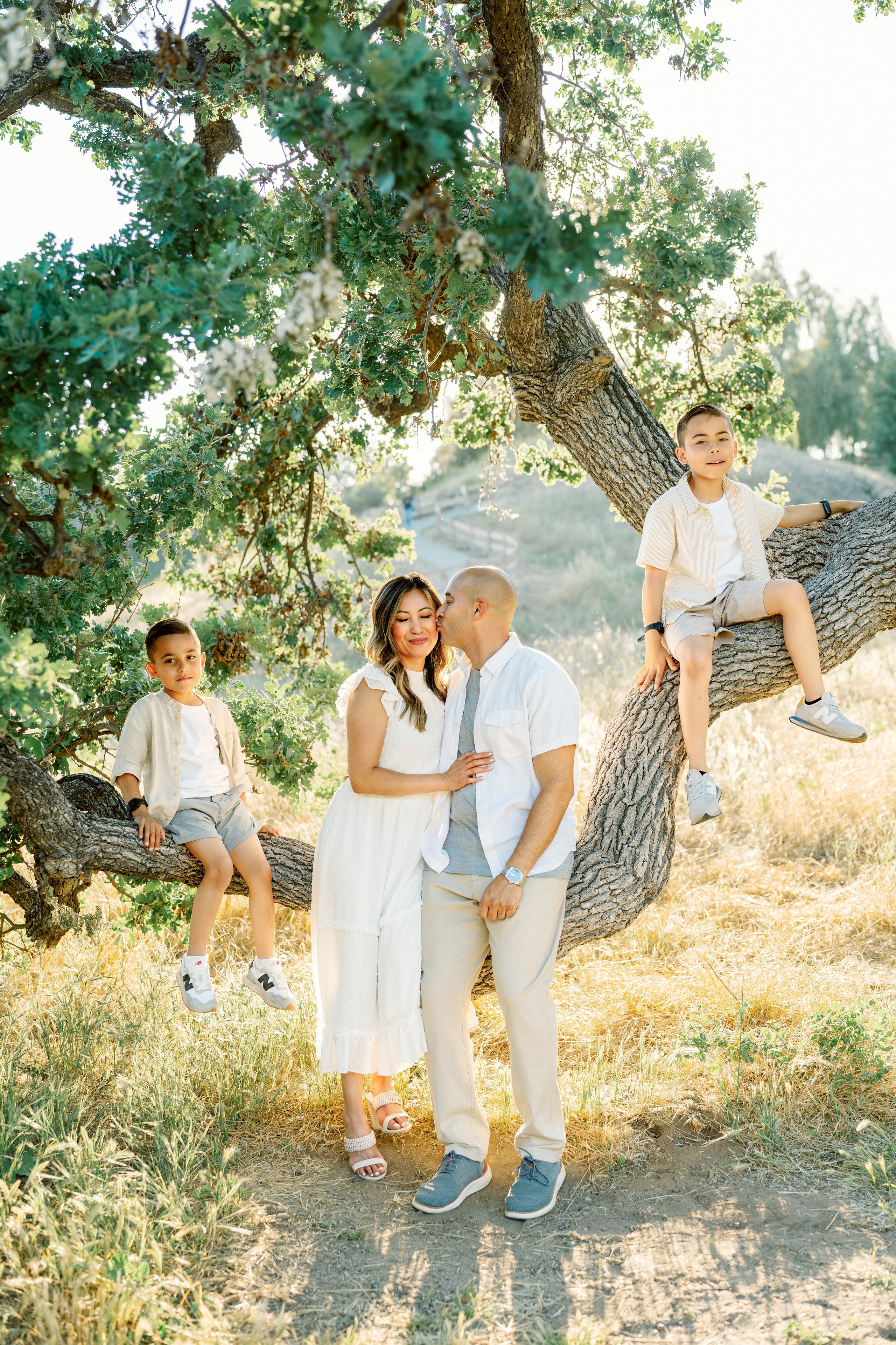 California, Los Angeles, Santa Clarita Family Photoshoot. Wedding Photography & Videography Team in California, Los Angeles, San Francisco, San Diego and Travel