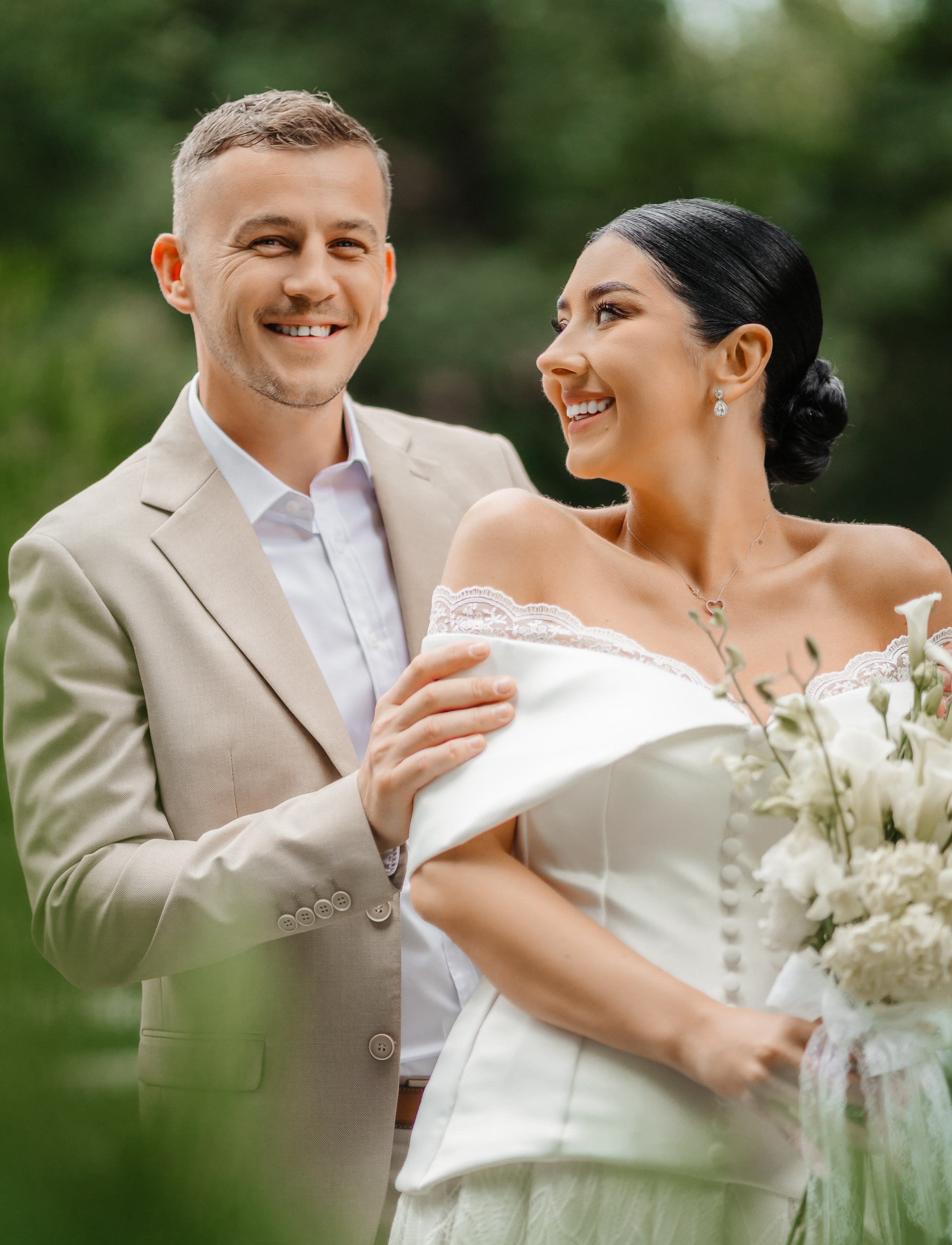 Ioana si Catalin razand natural in timpul sedintei foto