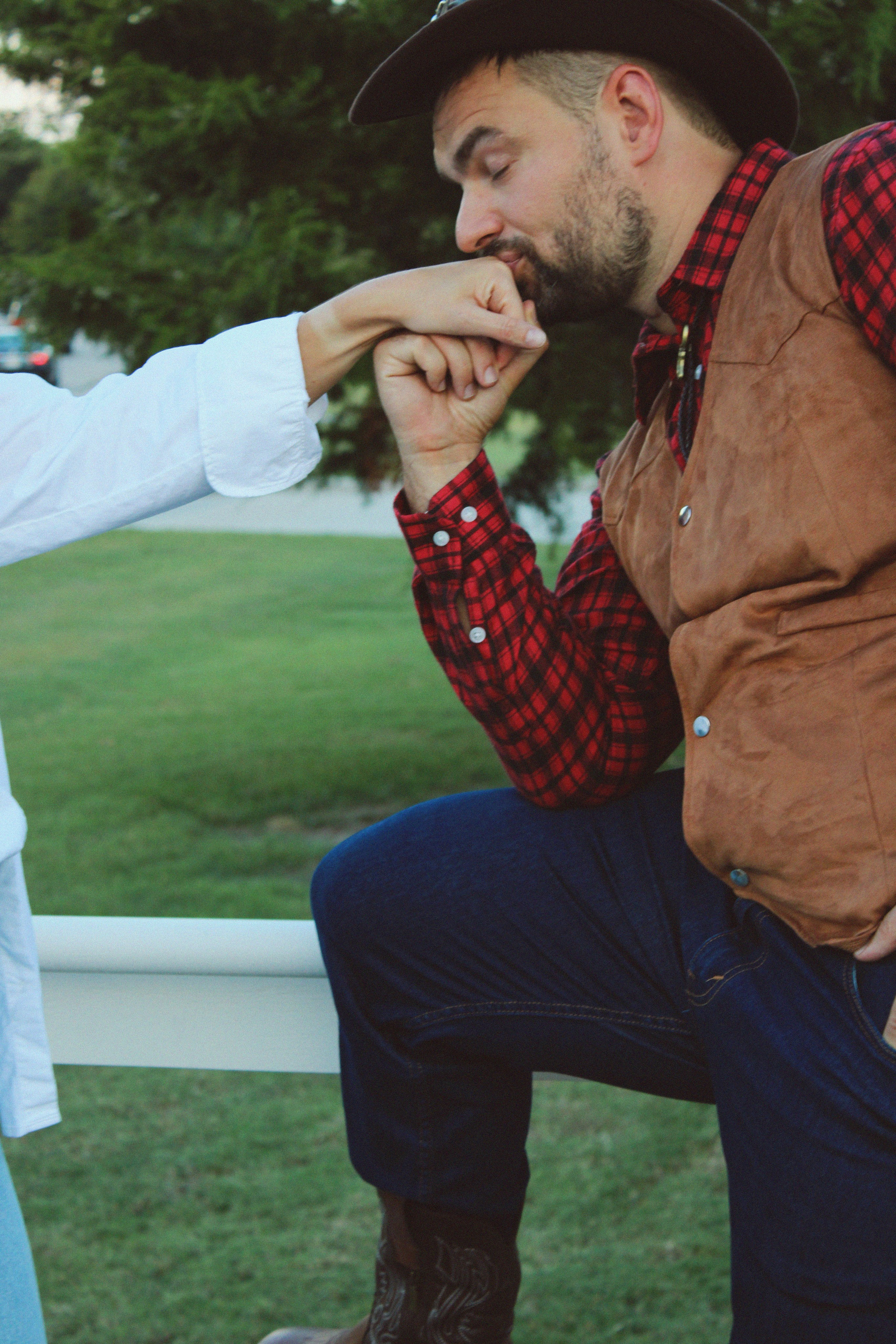 Texas Countryside Family Photoshoot in Cowboy Style. Lana Petrychenko — Portrait & Family Photographer. Valencia, Spain