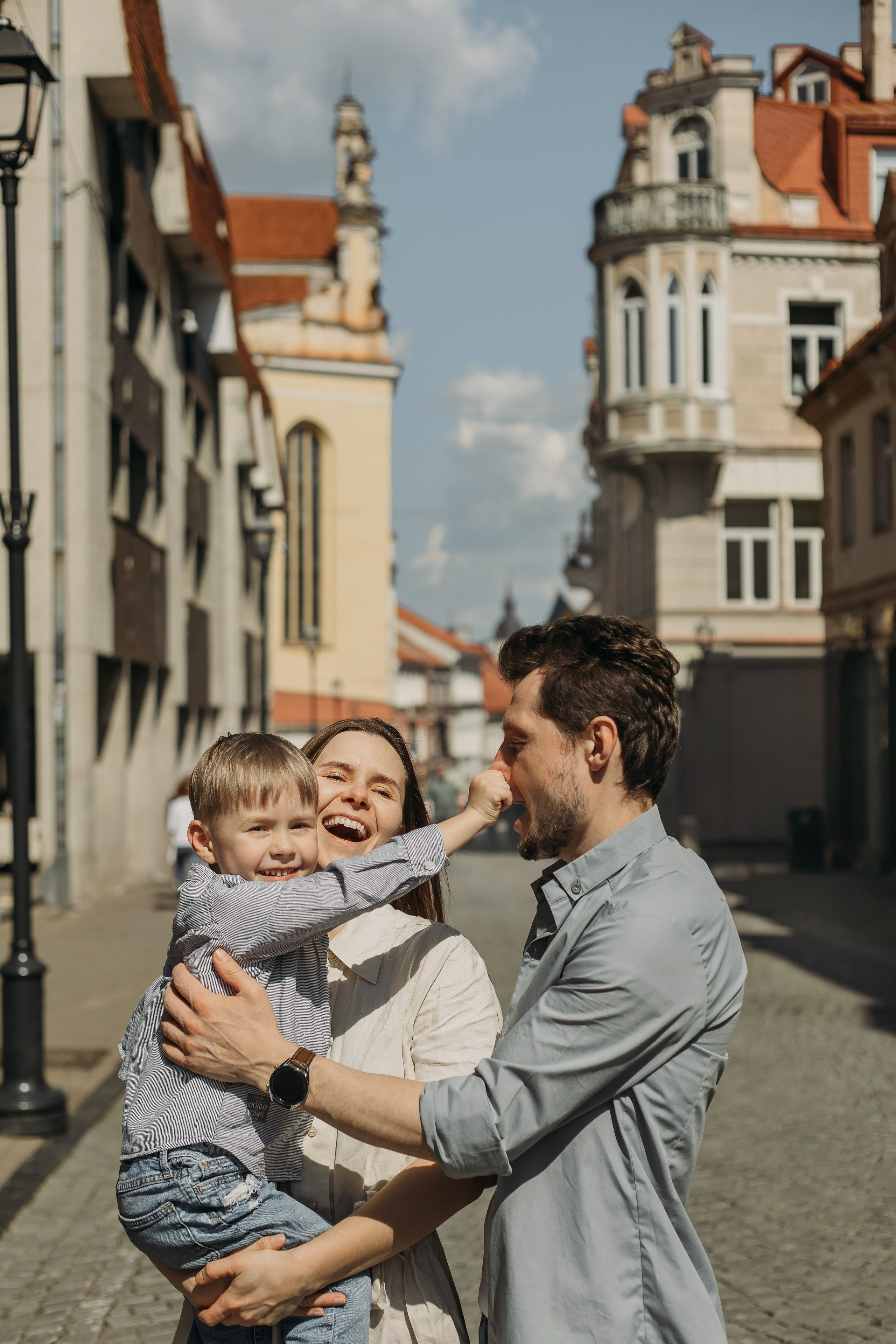 Семейная прогулка по старому городу в Вильнюсе. Семейный и детский фотограф в Вильнюсе Светлана Наумова