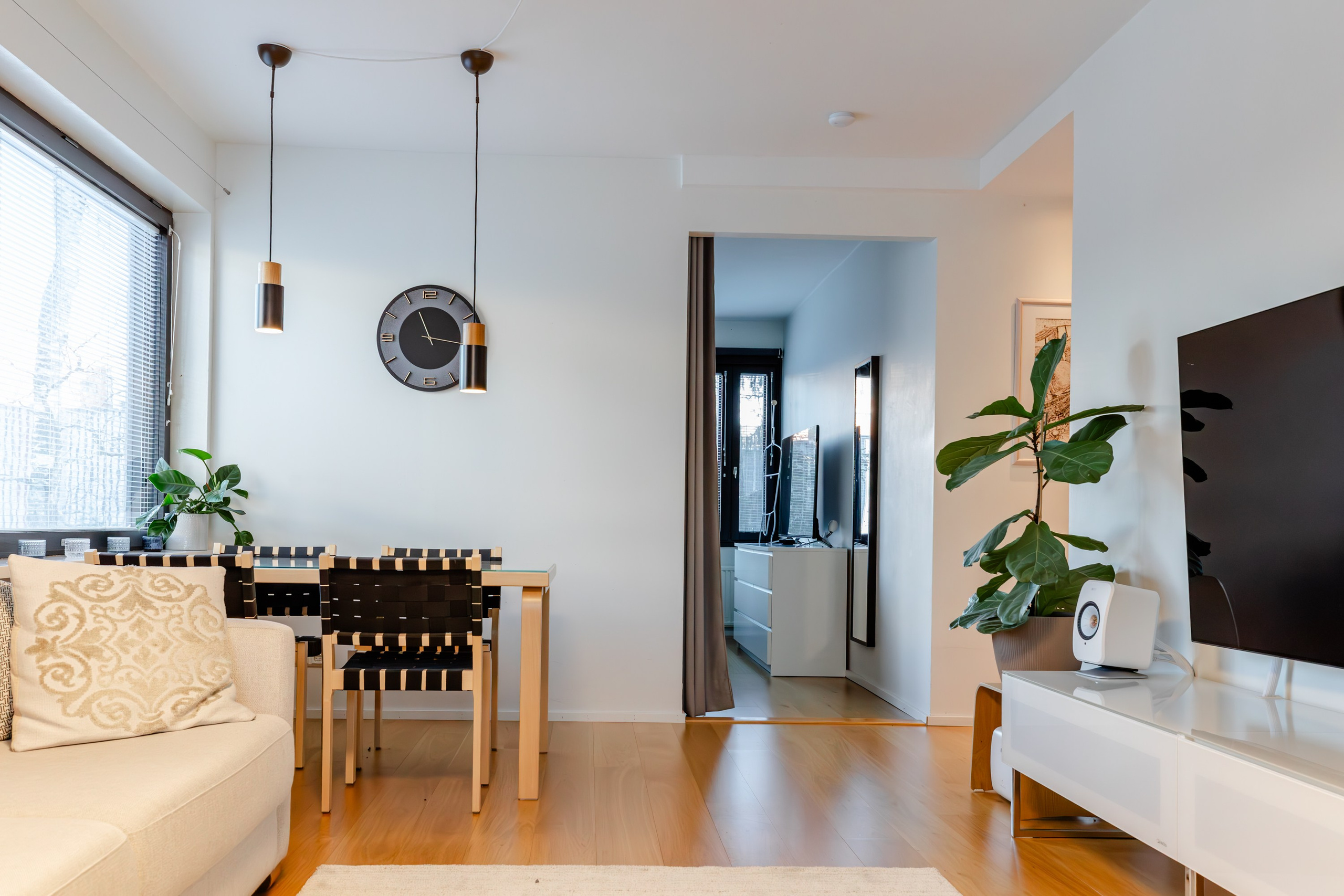 Aiheen valokuvaus. Ekaterina Mansur, muotokuvafotografi Suomessa (Helsingissä ja Uudellam