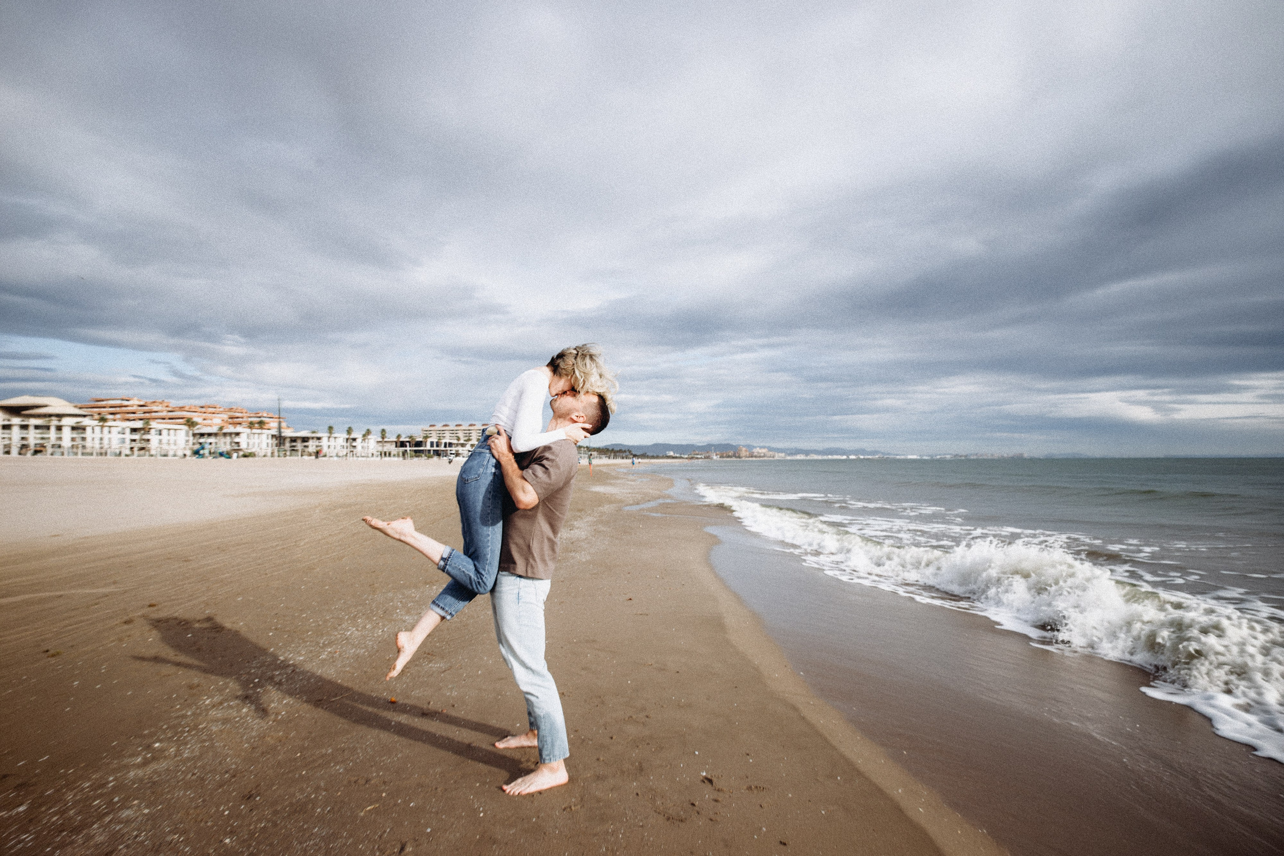 Love Story Photography by Julia Gnatenko | Romantic Photoshoots in Valencia, Alicante, Barcelona, Spain. Julia Gnatenko — Photographer Valencia, Alicante, Barcelona, Spain, Europe