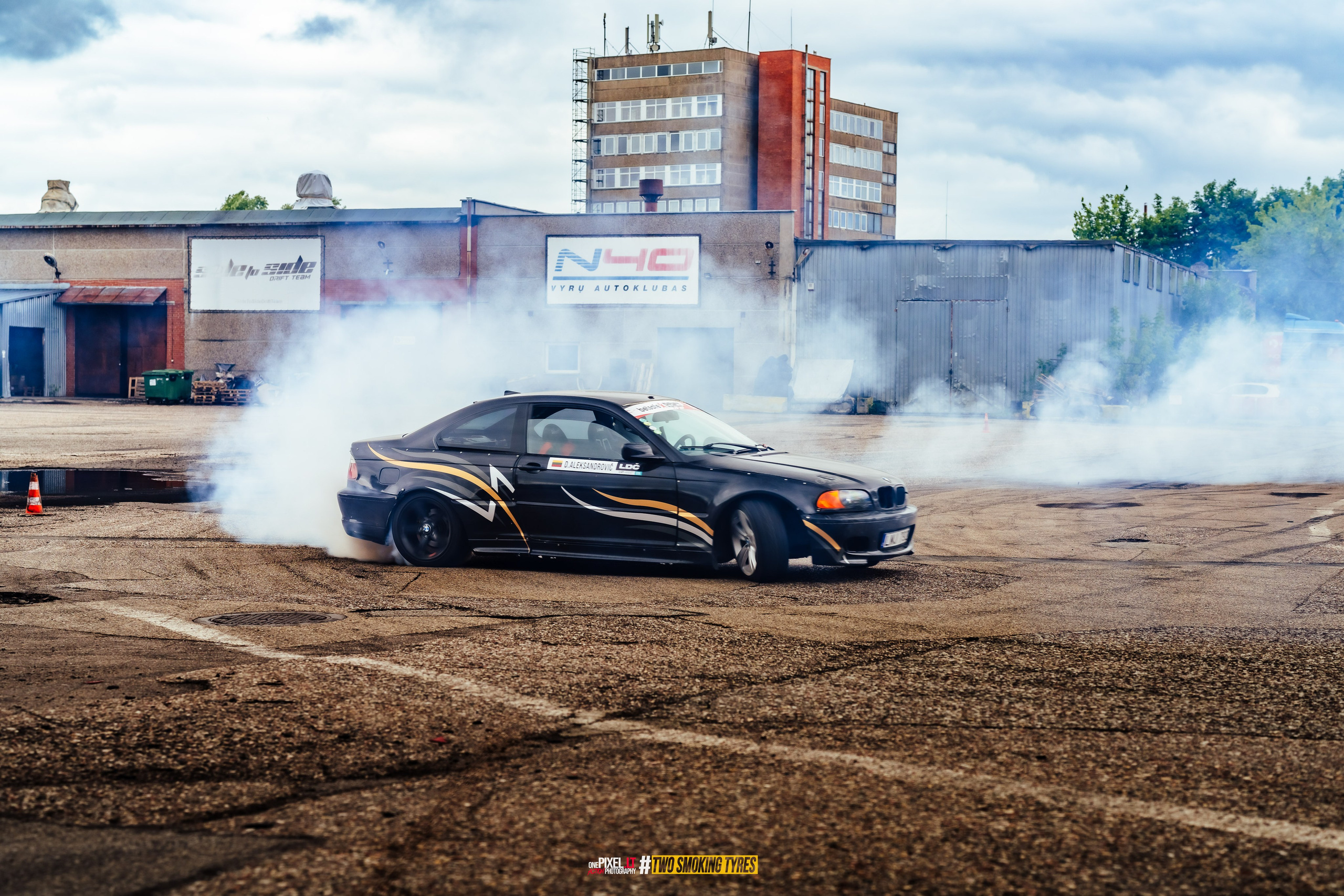 Side to Side #DRIFTDAY. OnePIXEL