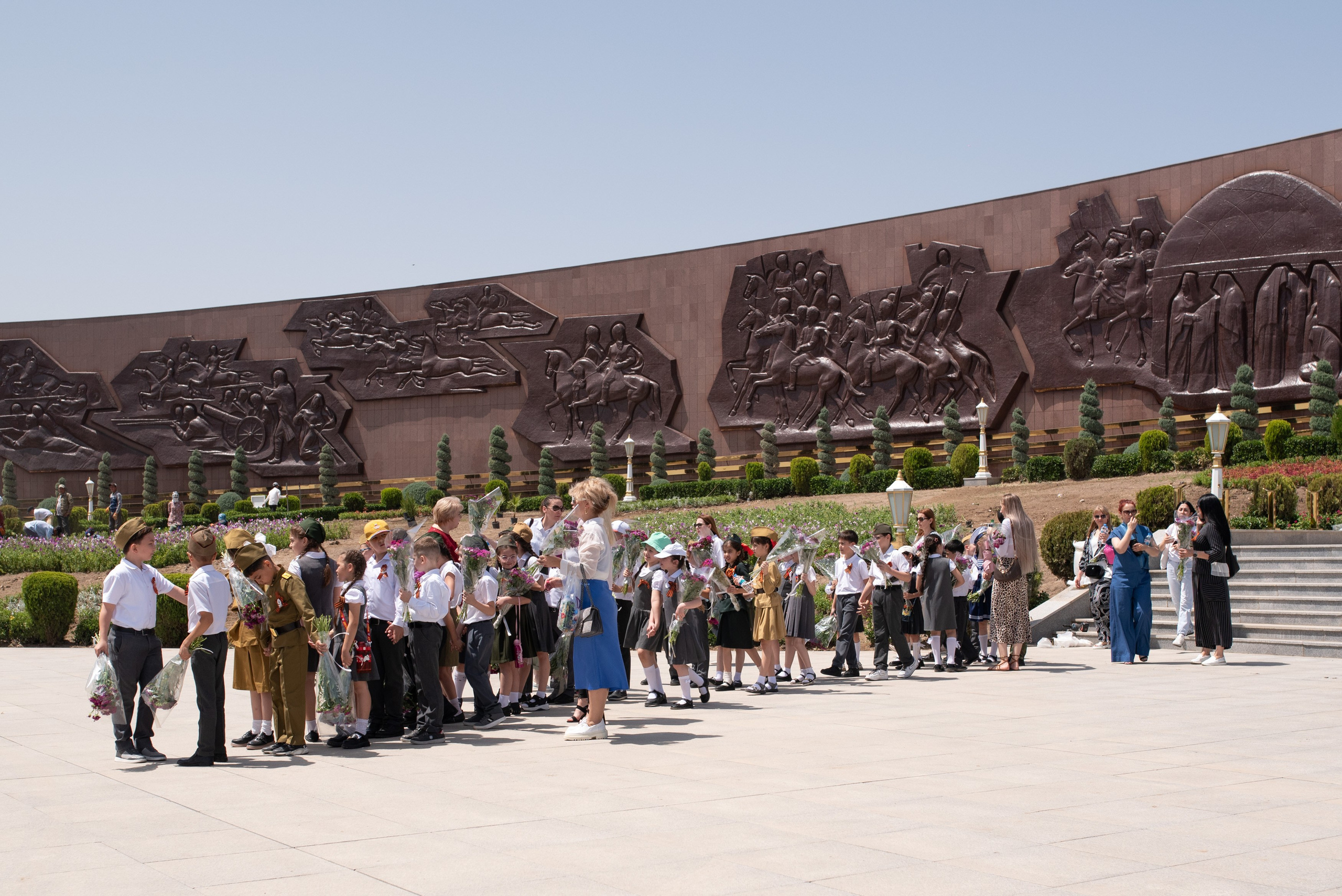 Вечный огонь 2"А» класс. Ваш фотограф в Ашхабаде Гамлет Осипов