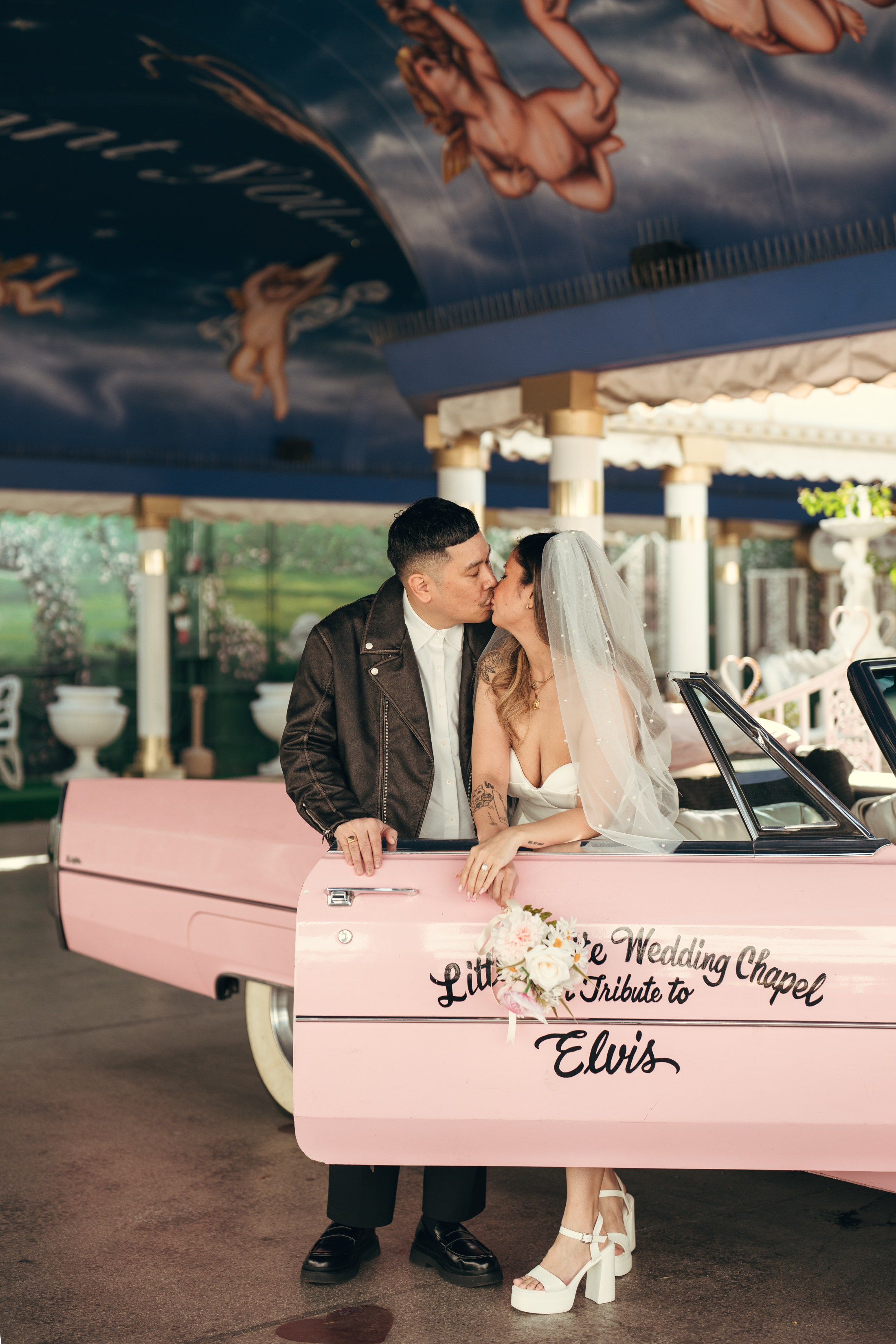 Louise&Harold. Wedding & elopement photographer Viktoriya Kravtsov. Las Vegas
