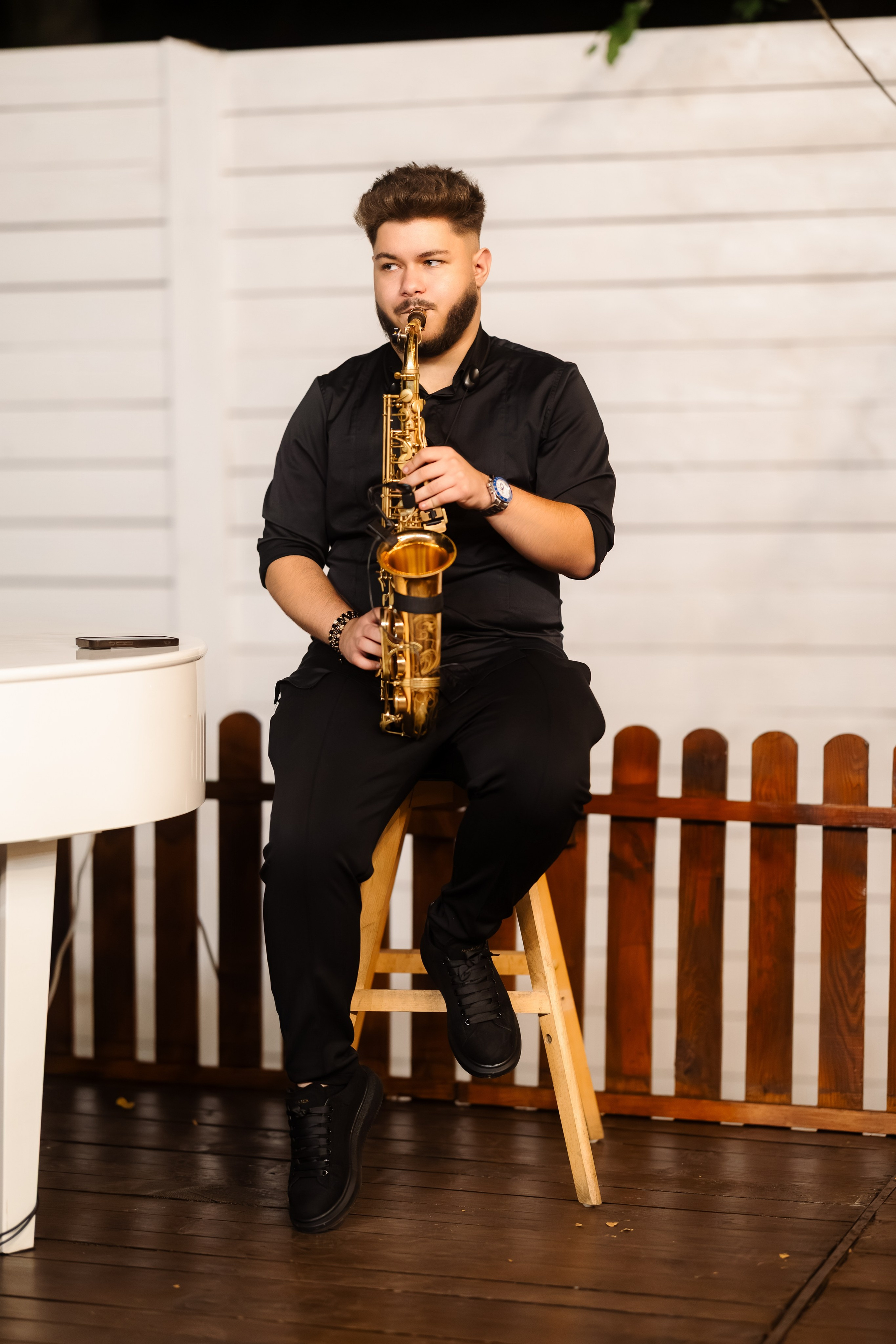 Wine Dine Challete. Marius Ciocan