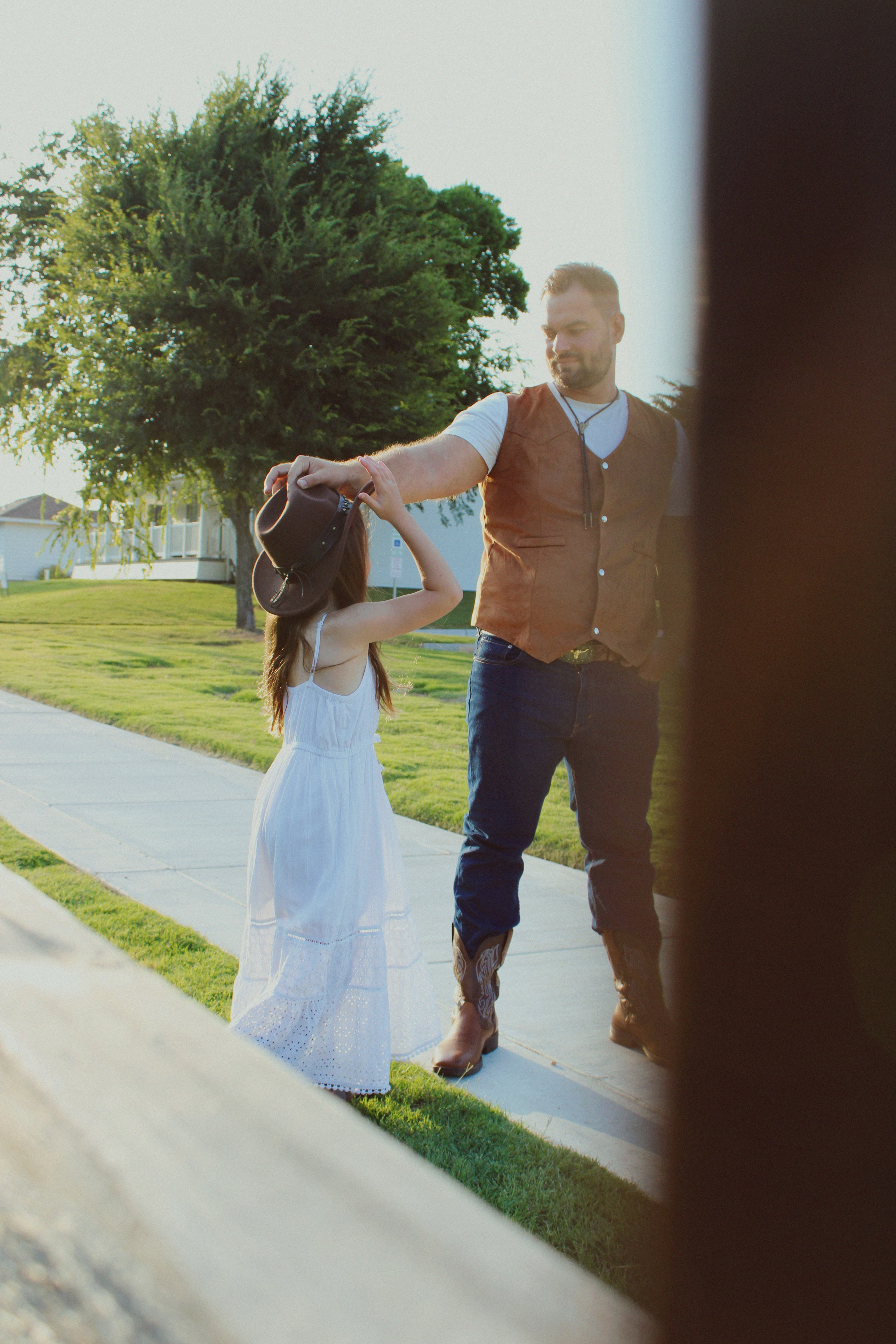 Texas Countryside Family Photoshoot in Cowboy Style. Lana Petrychenko — Portrait & Family Photographer. Valencia, Spain