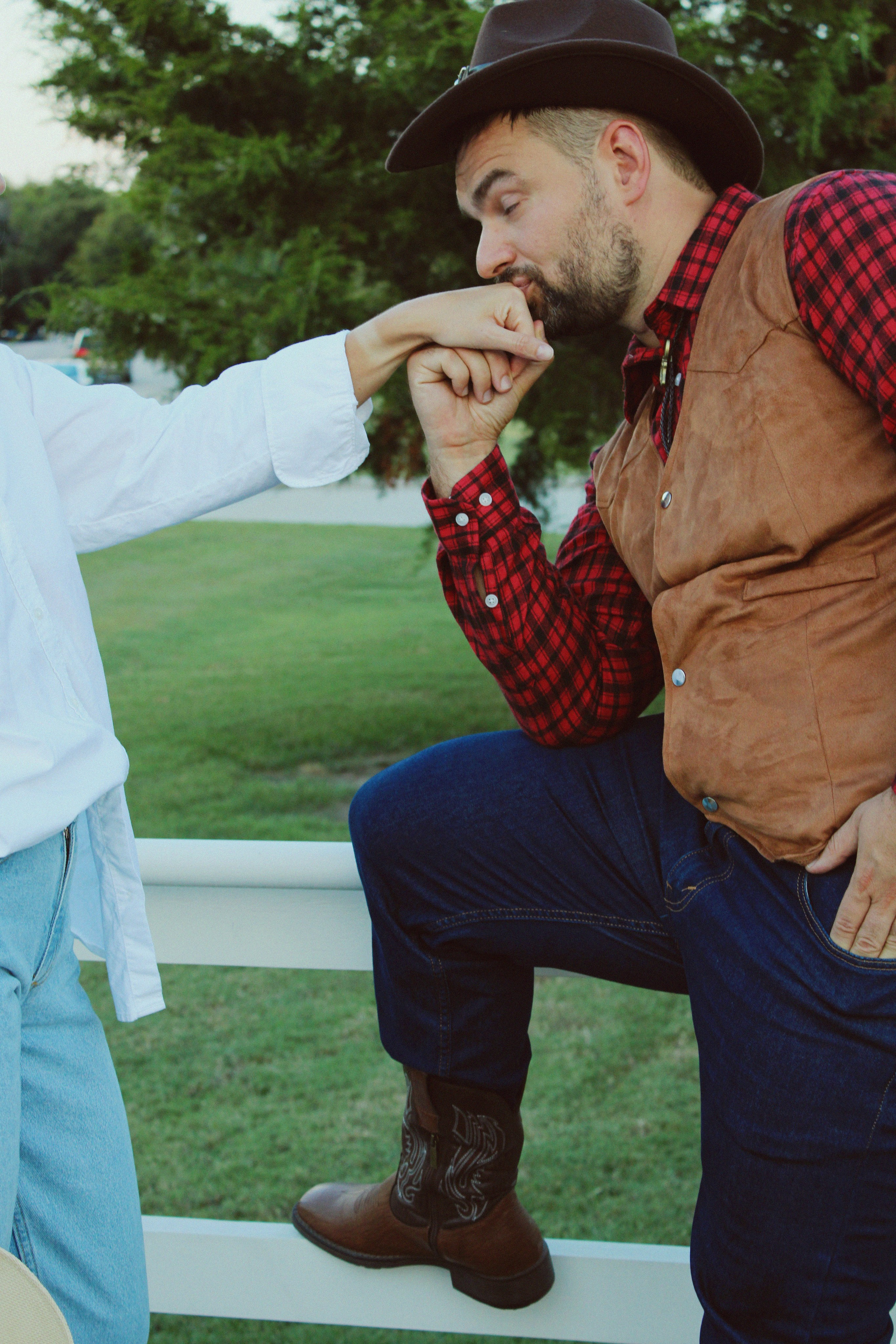 Texas Countryside Family Photoshoot in Cowboy Style. Lana Petrychenko — Portrait & Family Photographer. Valencia, Spain