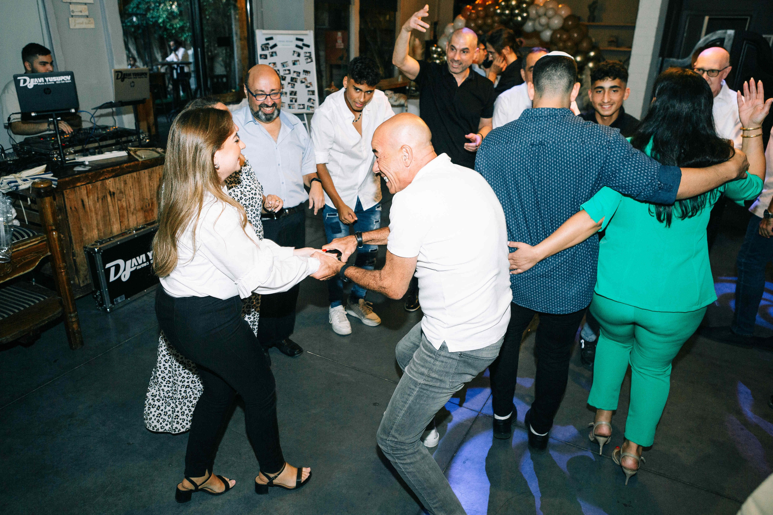 BRIT MILA (BIG EVENT). PHOTOGRAPHER IN ISRAEL