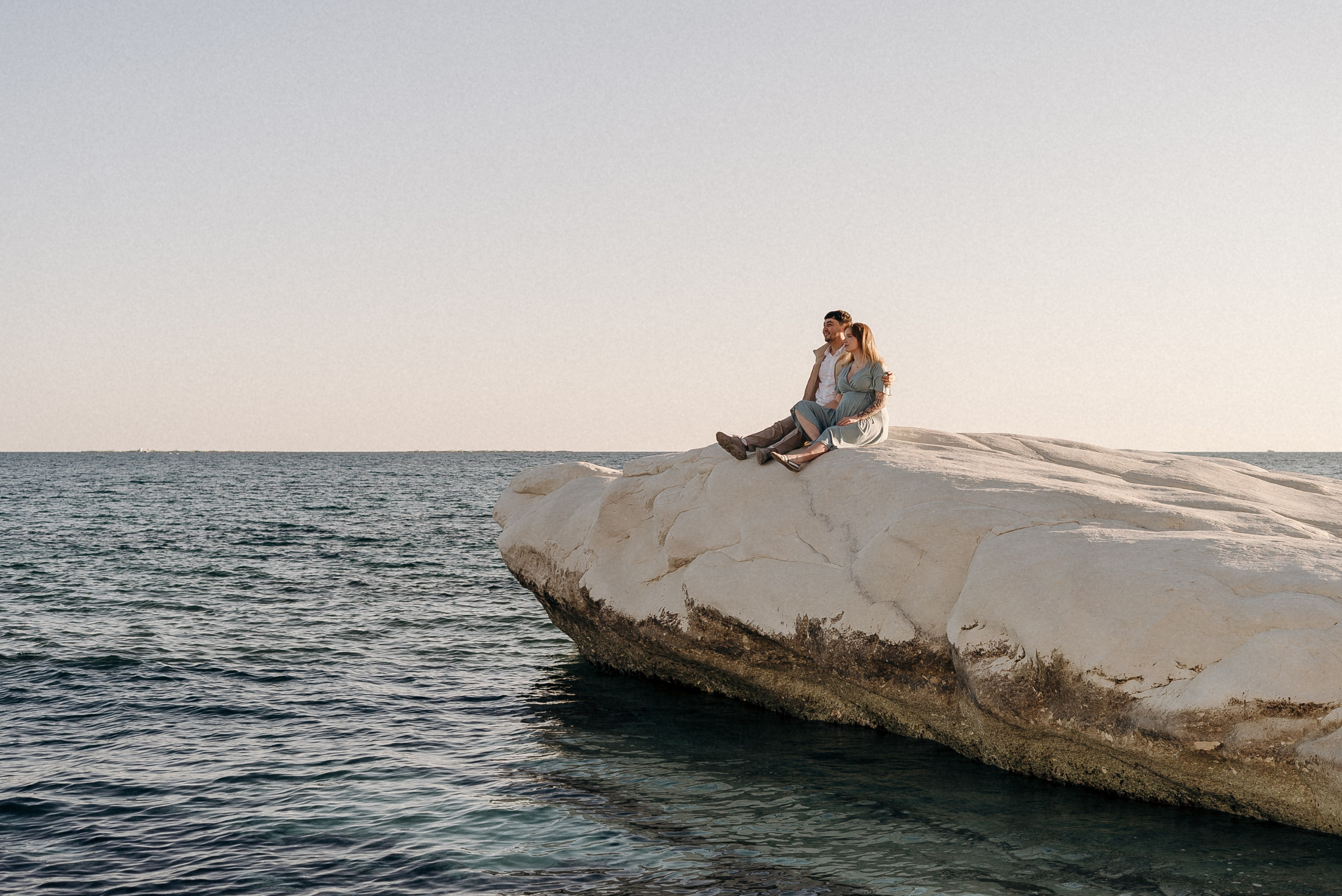 Фотосессия беременности на Белых камнях | Maternity photoshoot at White Rocks. Портретный и семейный фотограф в Лимассоле Кипр Анна Руссу