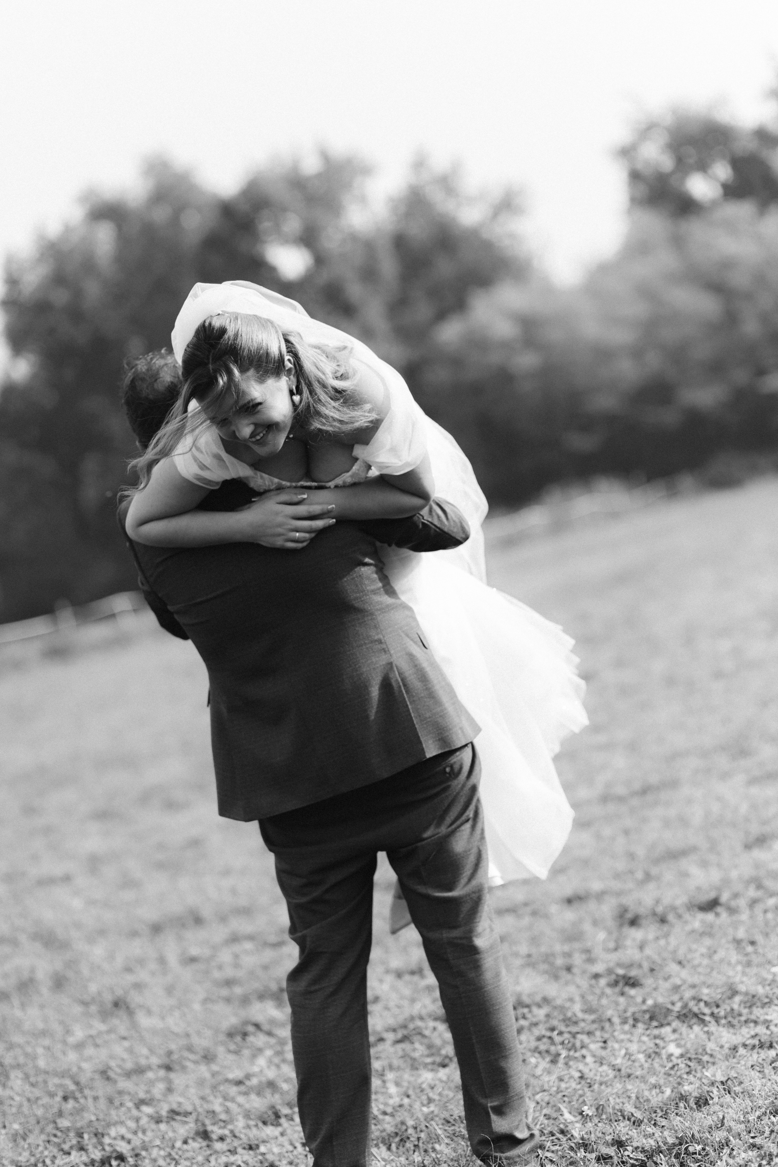 Autumn Wedding in the Vineyards of Piedmont, Italy — Kristina and Daniele. Liza Bizzaro — Italy Wedding, Love Story & Portrait Photographer in Milan, Turin, Piedmont and Across Italy