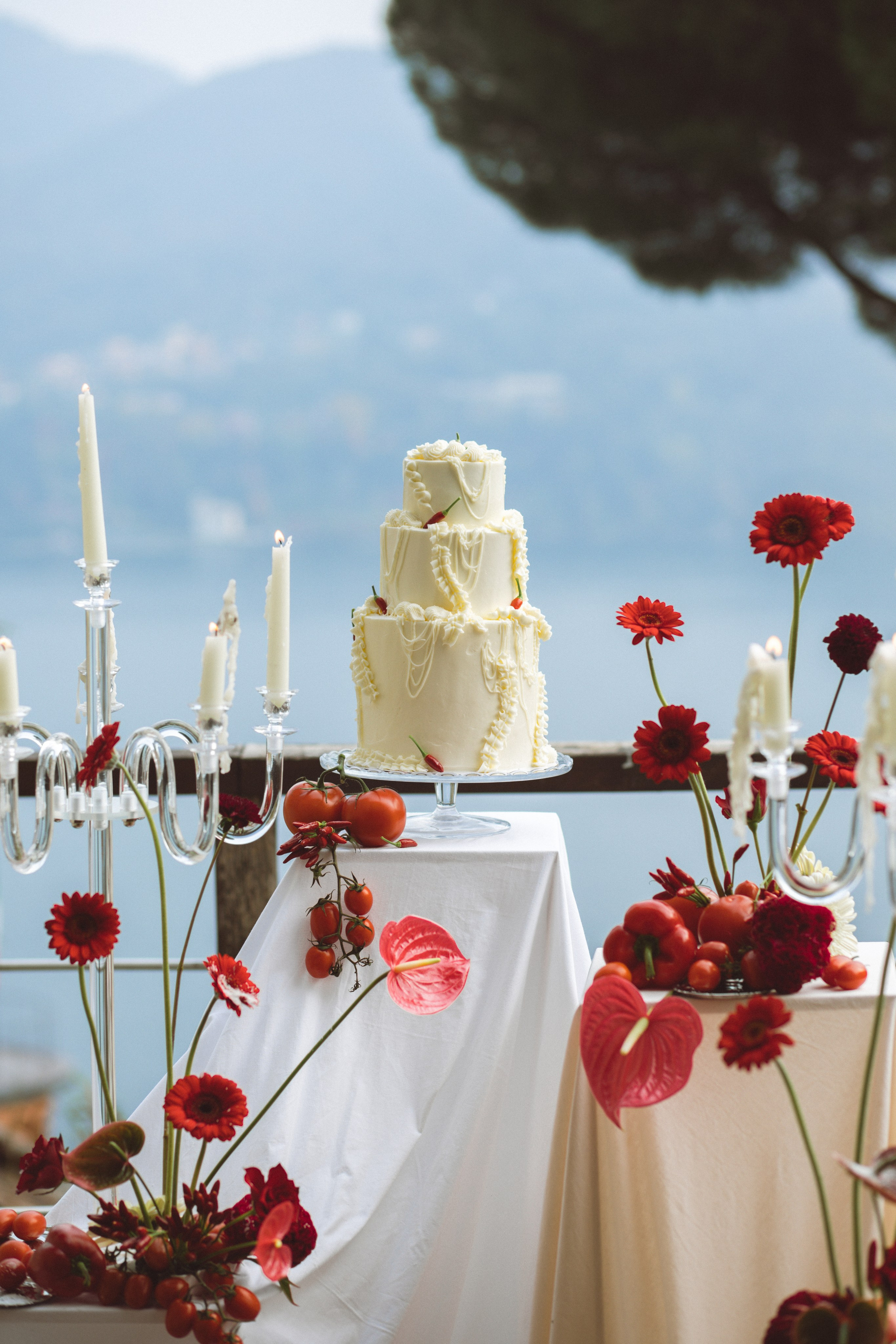 Julia — Red Wedding Editorial on Lake Como. Liza Bizzaro — Italy Wedding, Love Story & Portrait Photographer in Milan, Turin, Piedmont and Across Italy