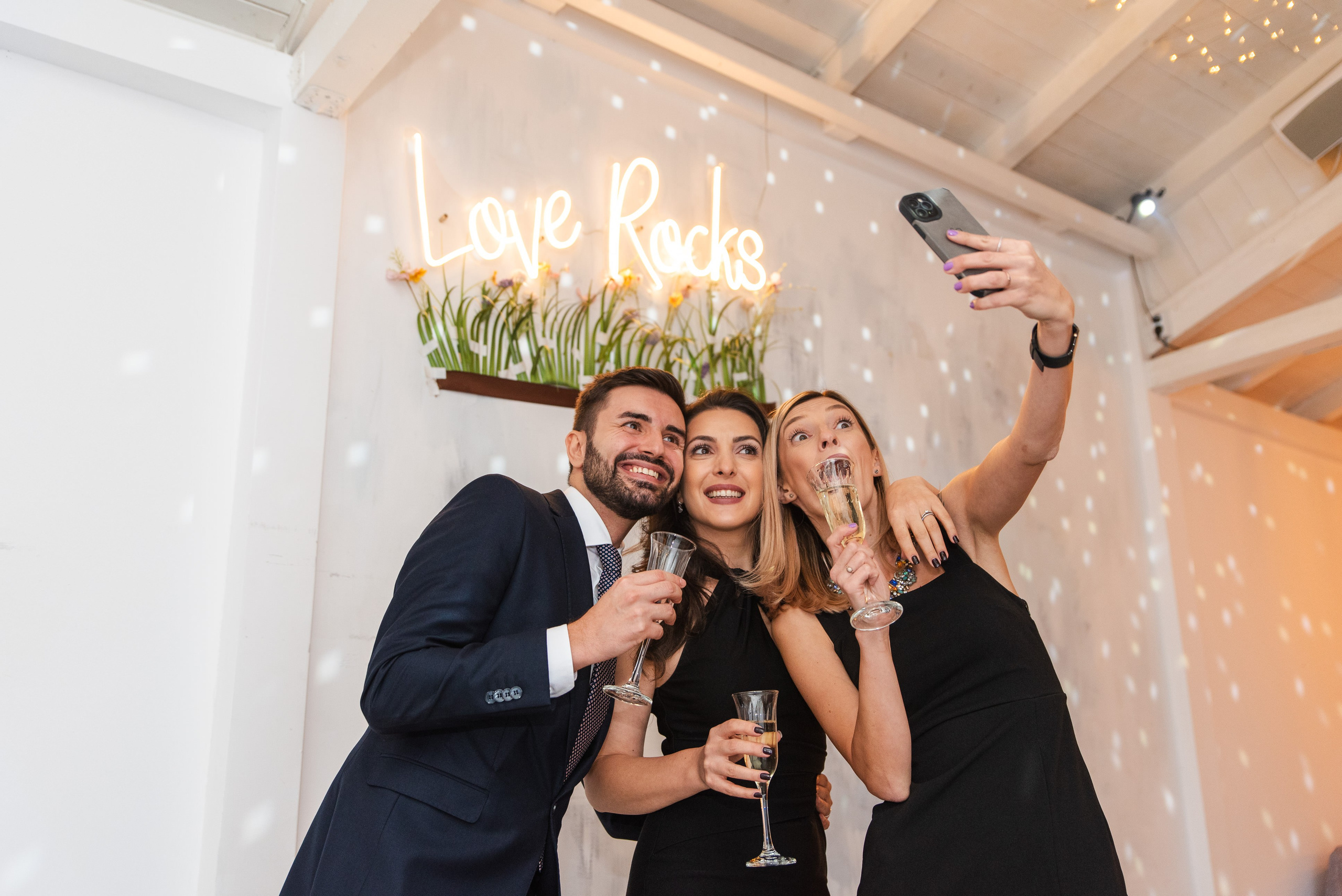 Daniel Cioc - Fotograf profesionist în București, specializat în evenimente, nunta, botez, corporate, portret și boudoir