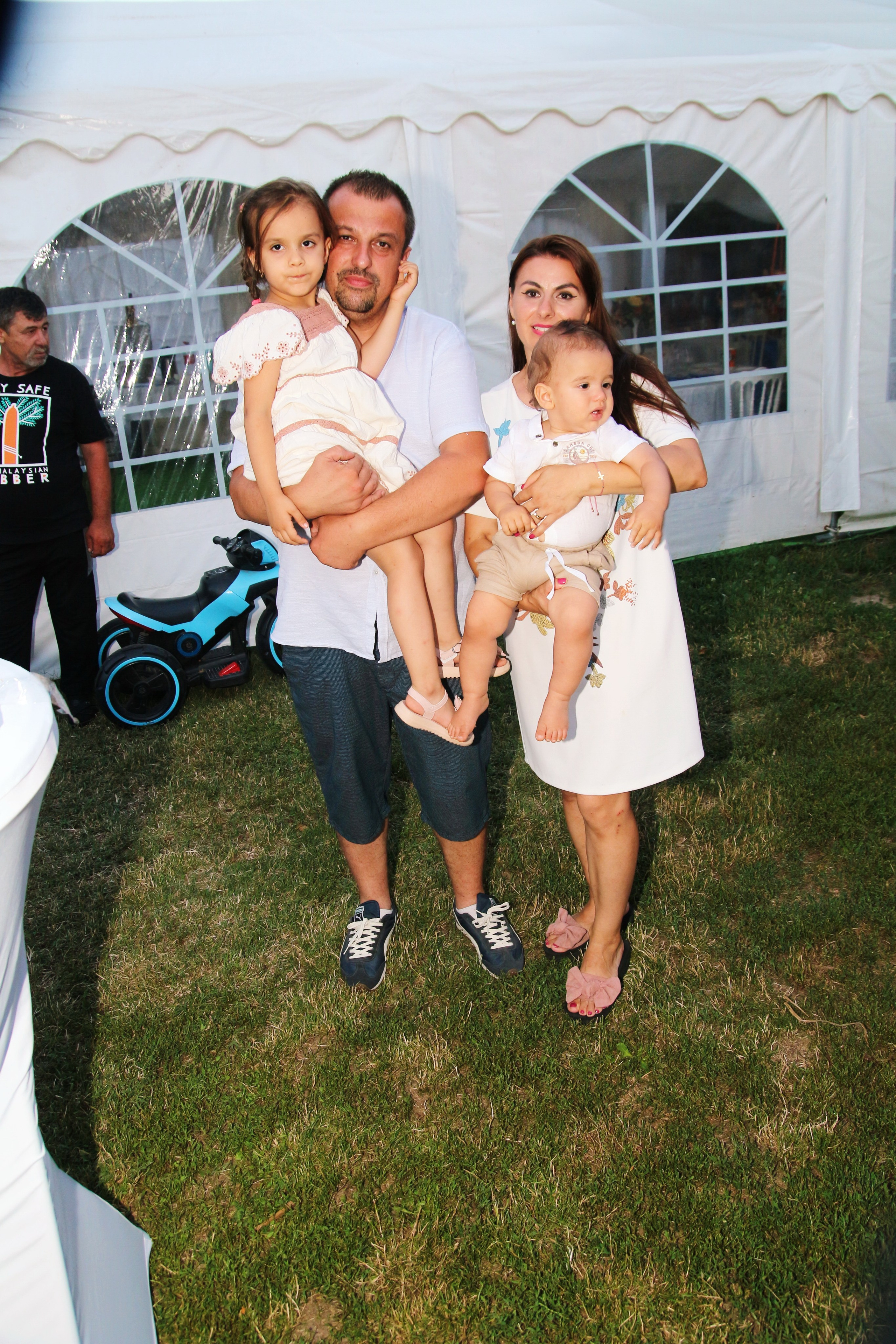 BYZO MEDIA. PETRU BYZO - family and children photographer in ROMANIA