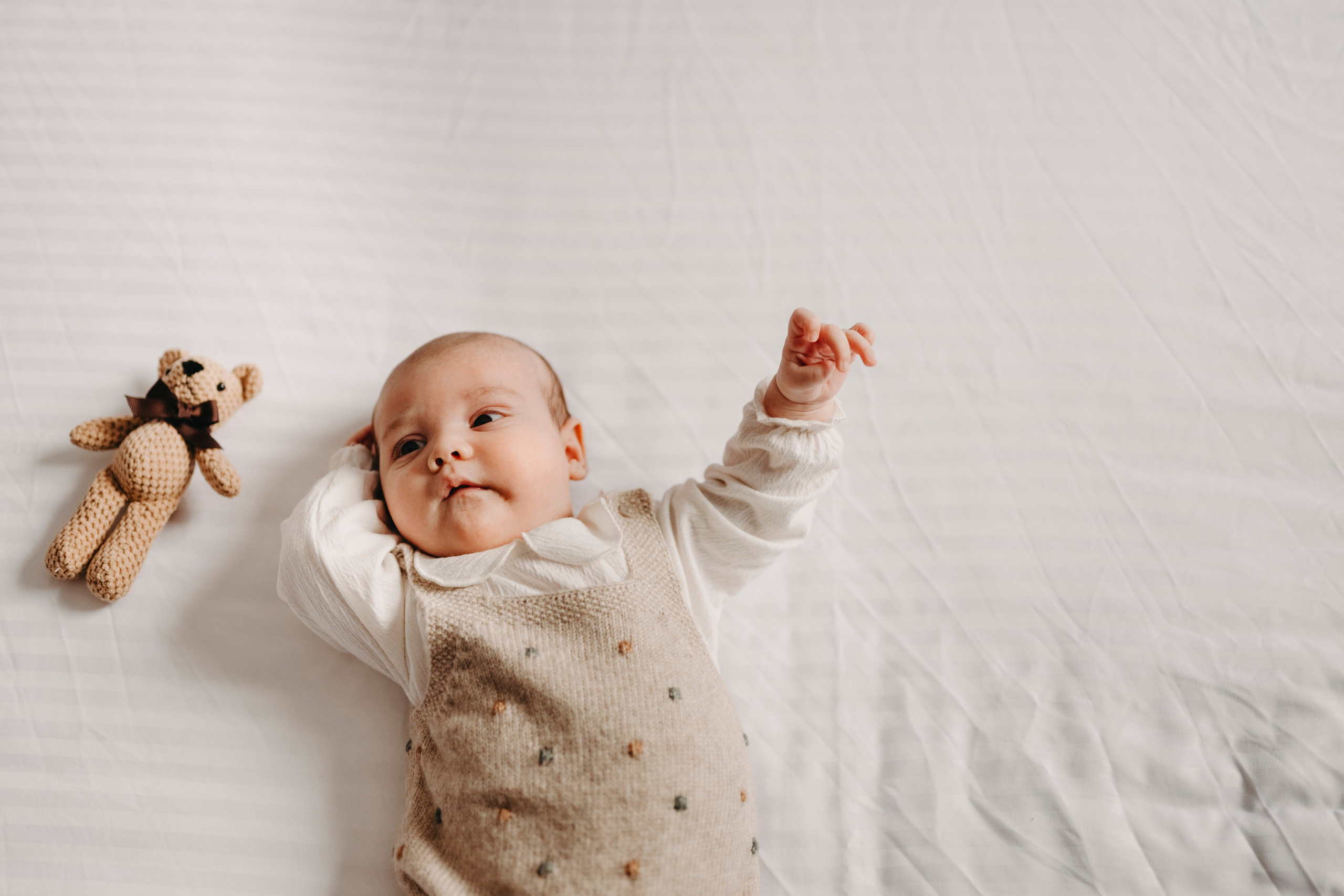 Bojana, Marko i Eva — fotografisanje bebe kod kuce. Deciji i porodicni fotograf u Beogradu Oksana Skendzic